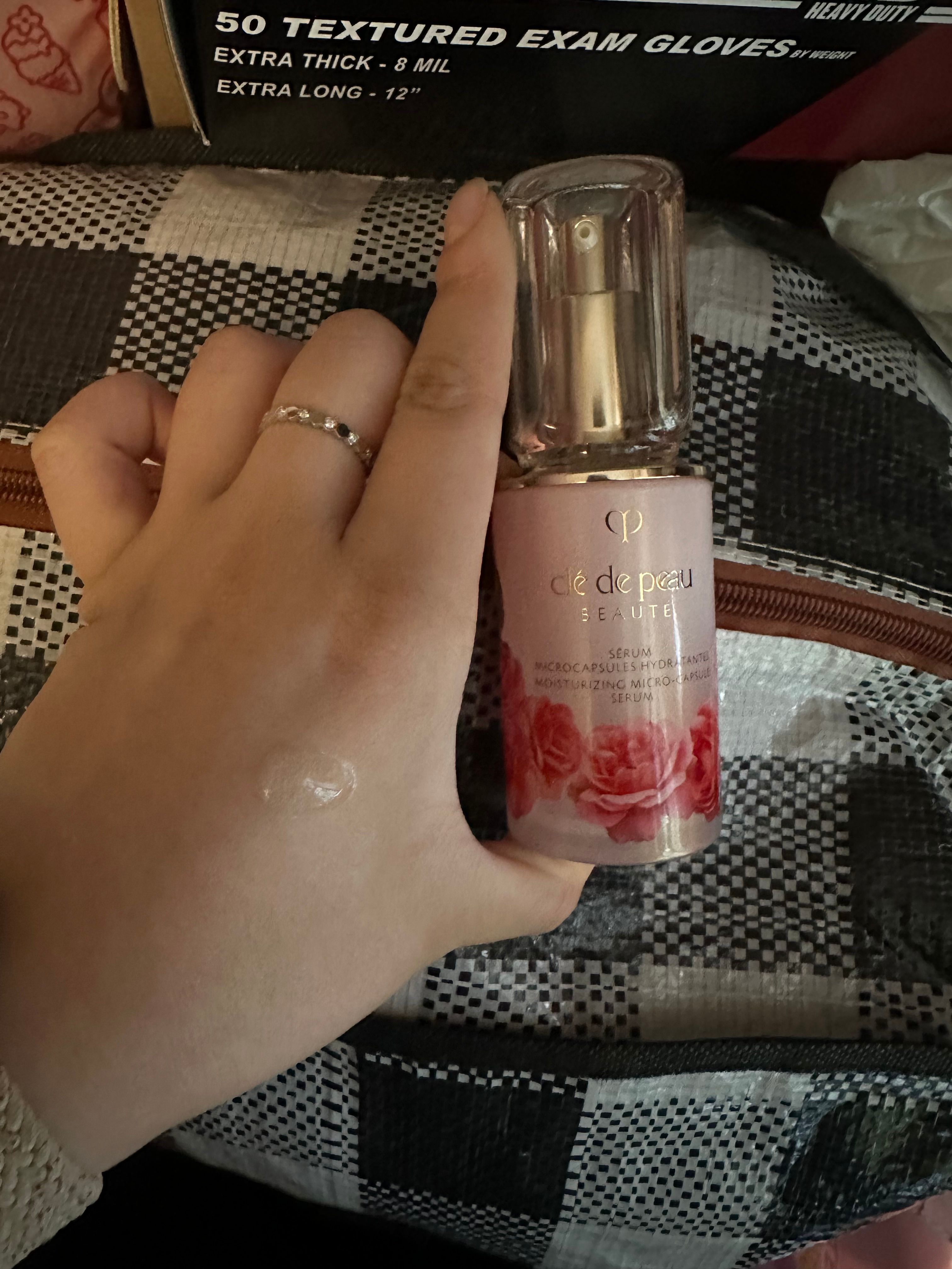 Cle De Peau LE SÉRUM 煥活細胞精華 真實評價/實測照片 byHaz****ong 1