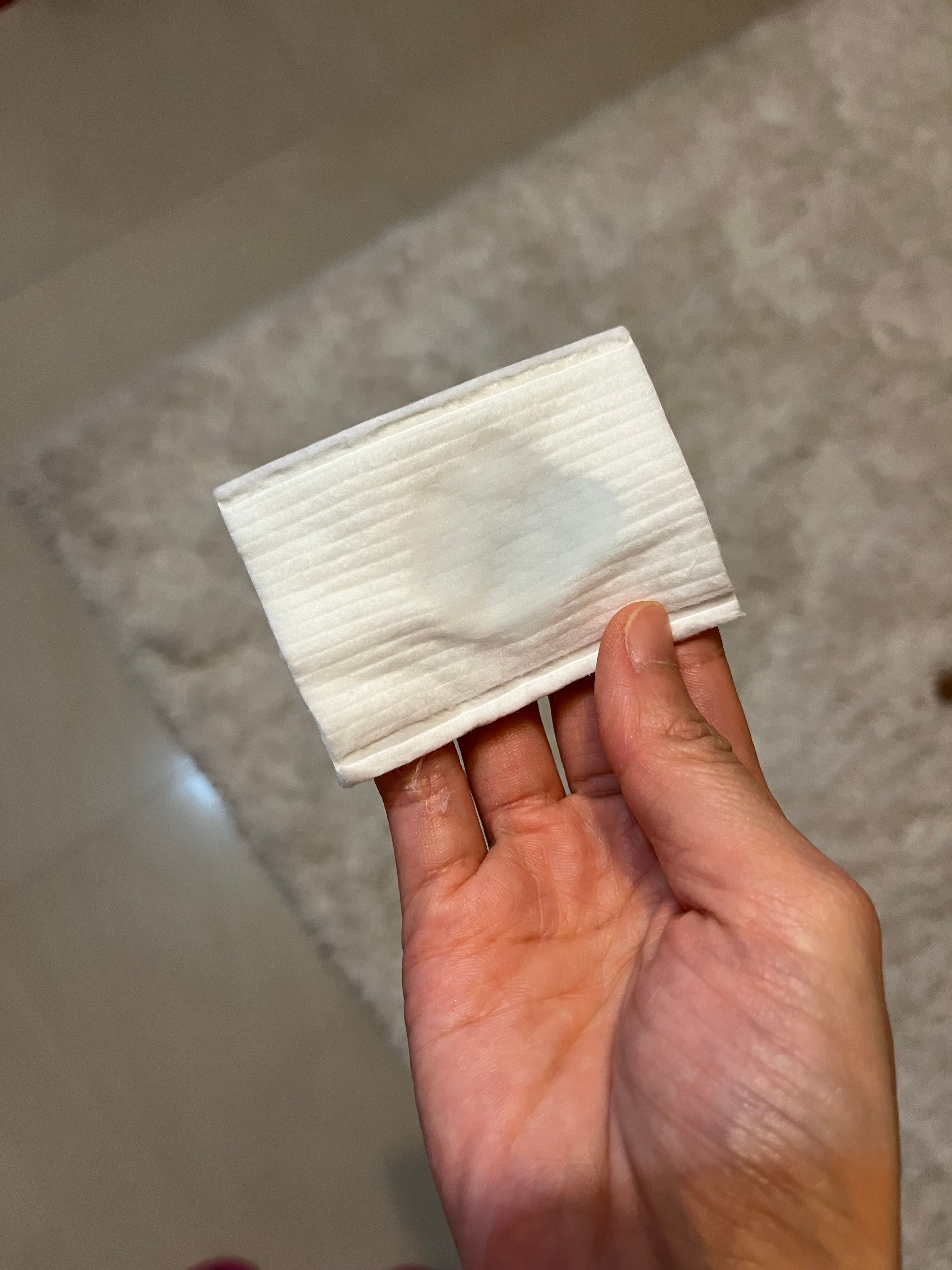 La Roche-Posay 溫和防水眼部卸妝液 真實評價/用後感 bylit*********lam 1 La Roche-Posay 溫和防水眼部卸妝液 真實評價/實測照片 bylit*********lam 1