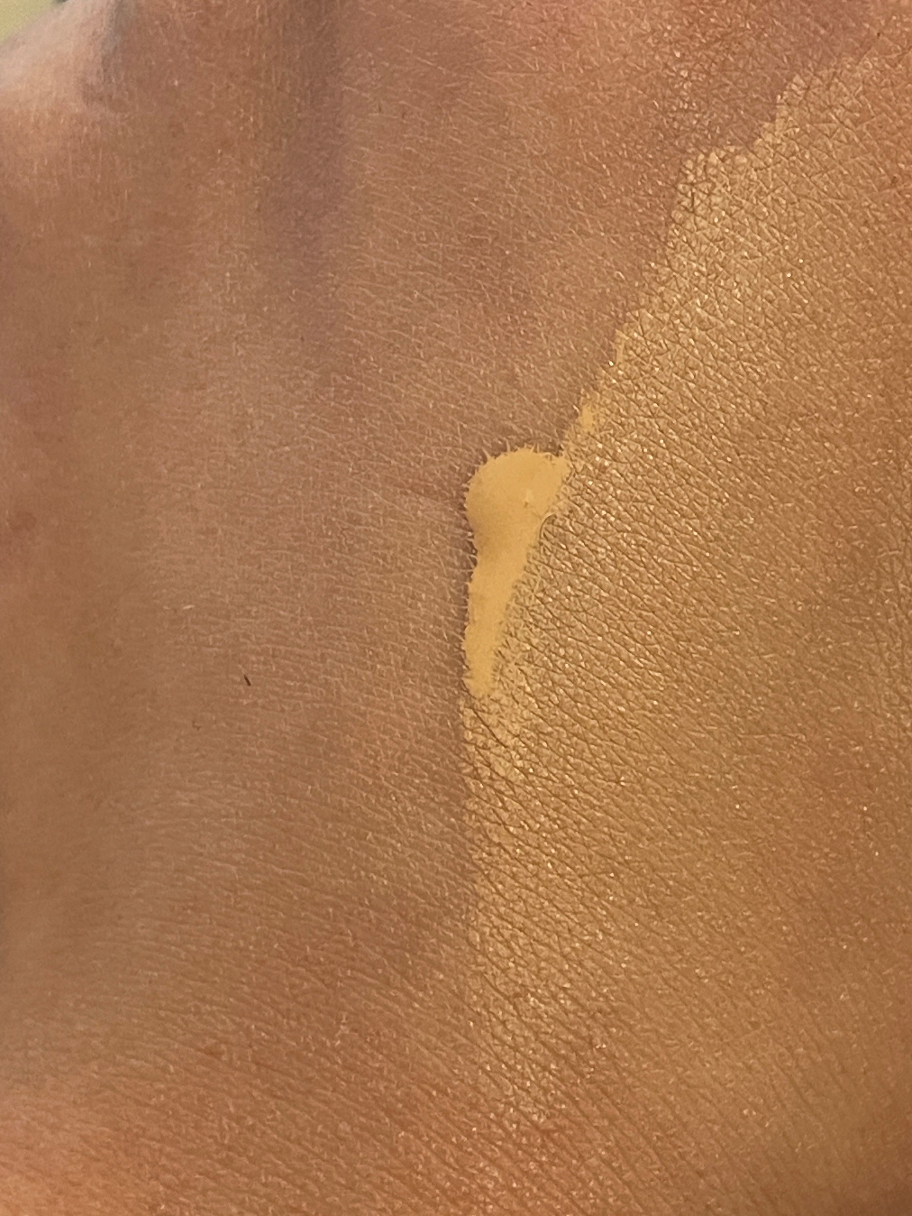 MAC Cosmetics 亮肌輕透精華粉底 真實評價/用後感 byhel********************.hk 1 MAC Cosmetics 亮肌輕透精華粉底 真實評價/實測照片 byhel********************.hk 1