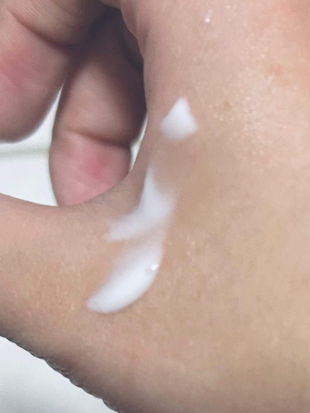 Nivea 果萃C&E淨白彈潤精華凝乳 真實評價/實測照片 bymhm**************com 1
