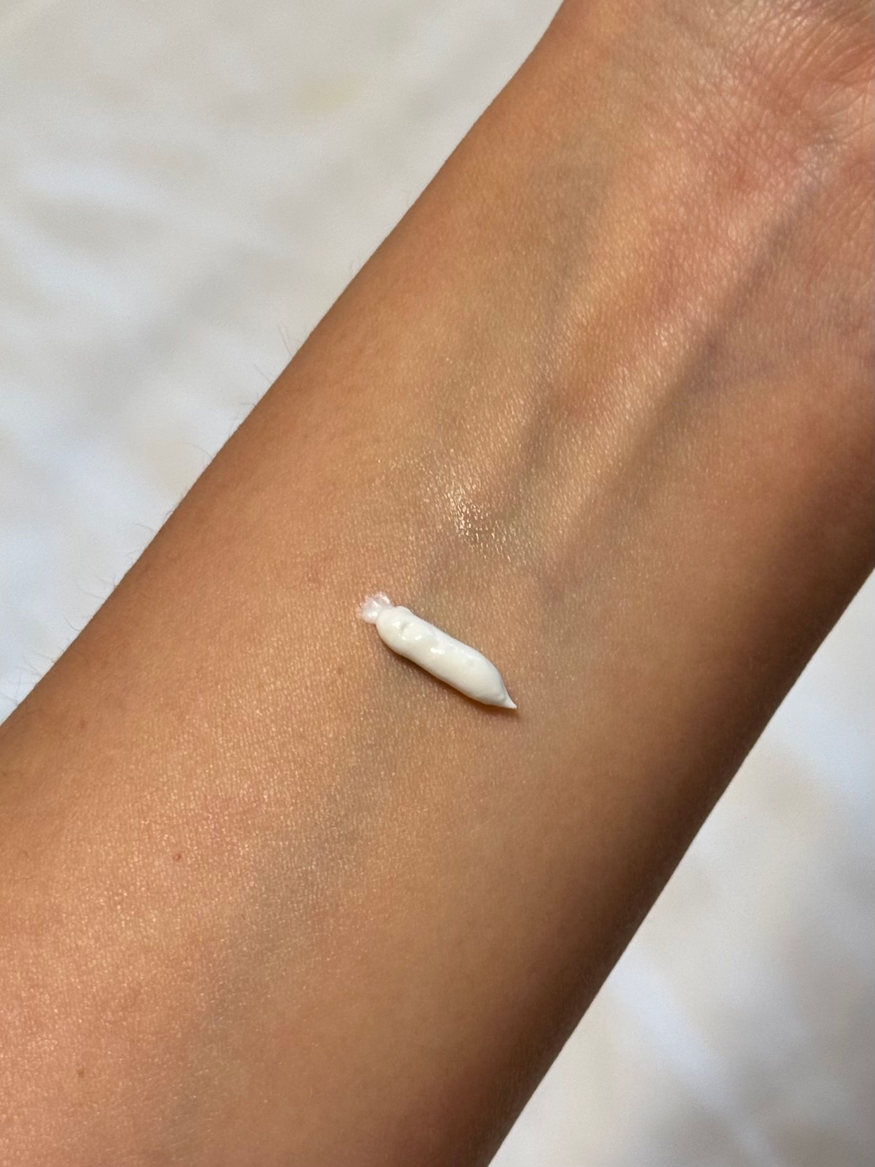 Nivea 清爽抗水防曬乳(防護保濕乳液) SPF50+ 真實評價/實測照片 bymo****QQ 1