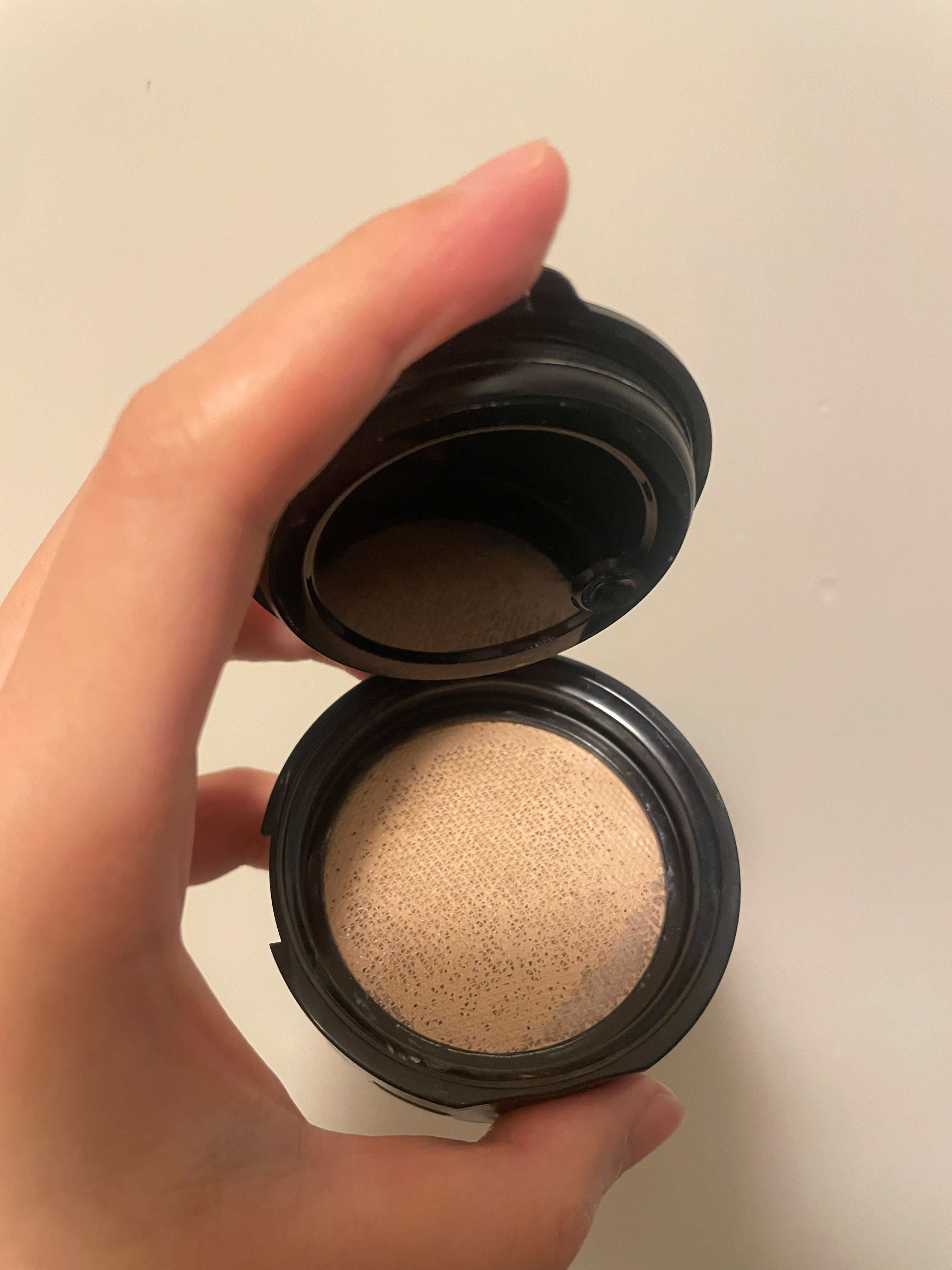 Giorgio Armani 絲光輕透氣墊修護粉底 真實評價/實測照片 byJo****ar 1