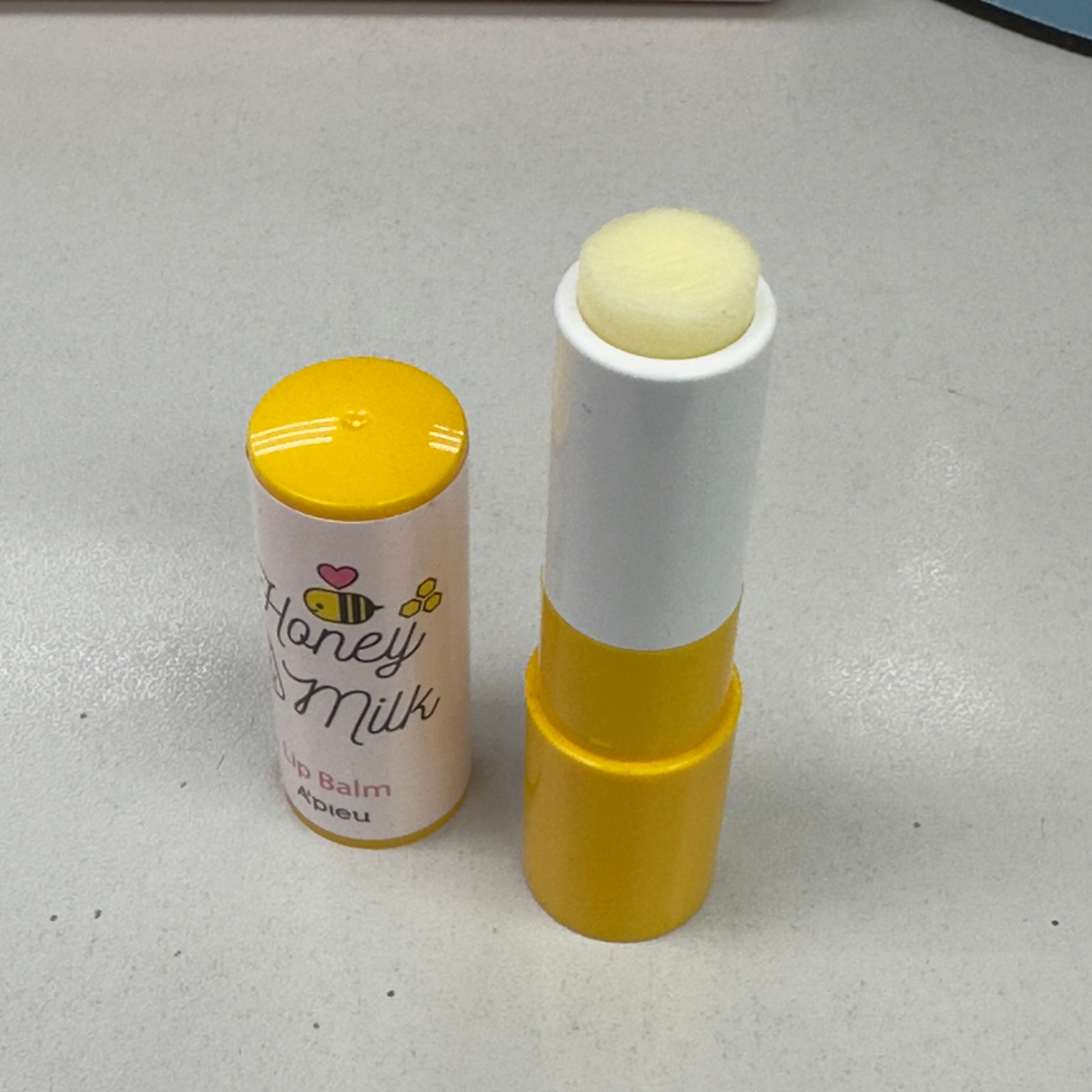 A'Pieu 蜂蜜牛奶滋潤護唇膏 真實評價/實測照片 byV* 1