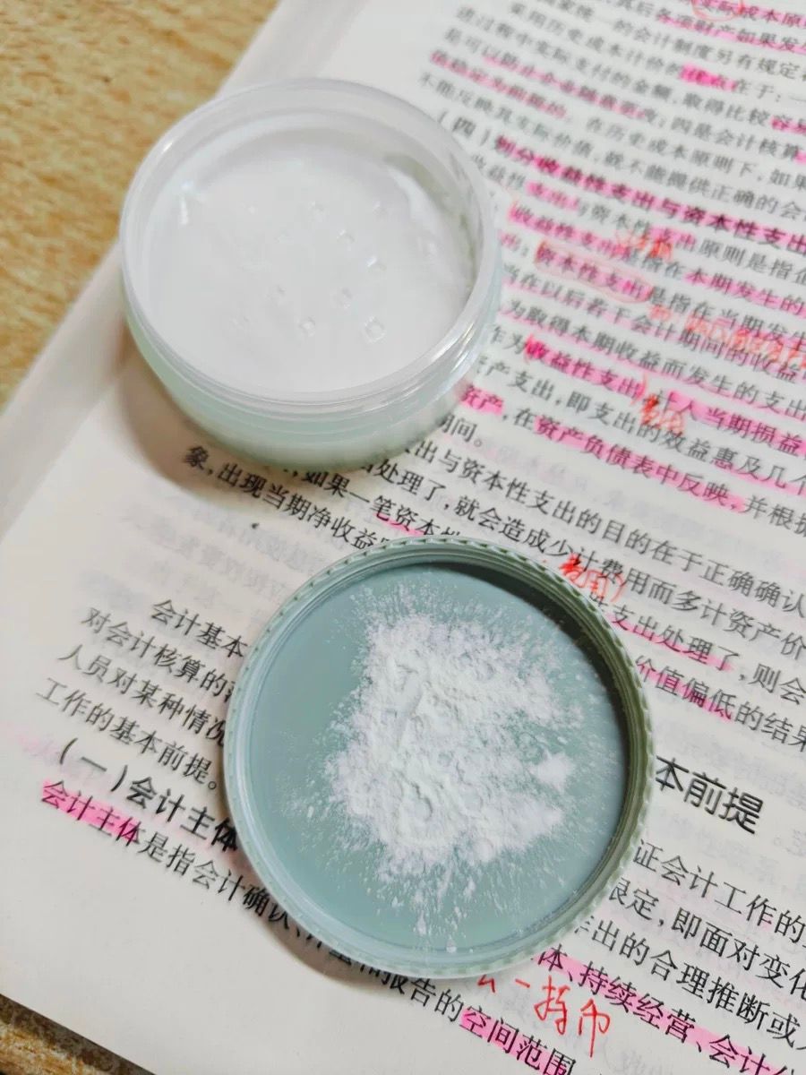 Innisfree 控油礦物質散粉 真實評價/用後感 byheb**************com 1 Innisfree 控油礦物質散粉 真實評價/實測照片 byheb**************com 1