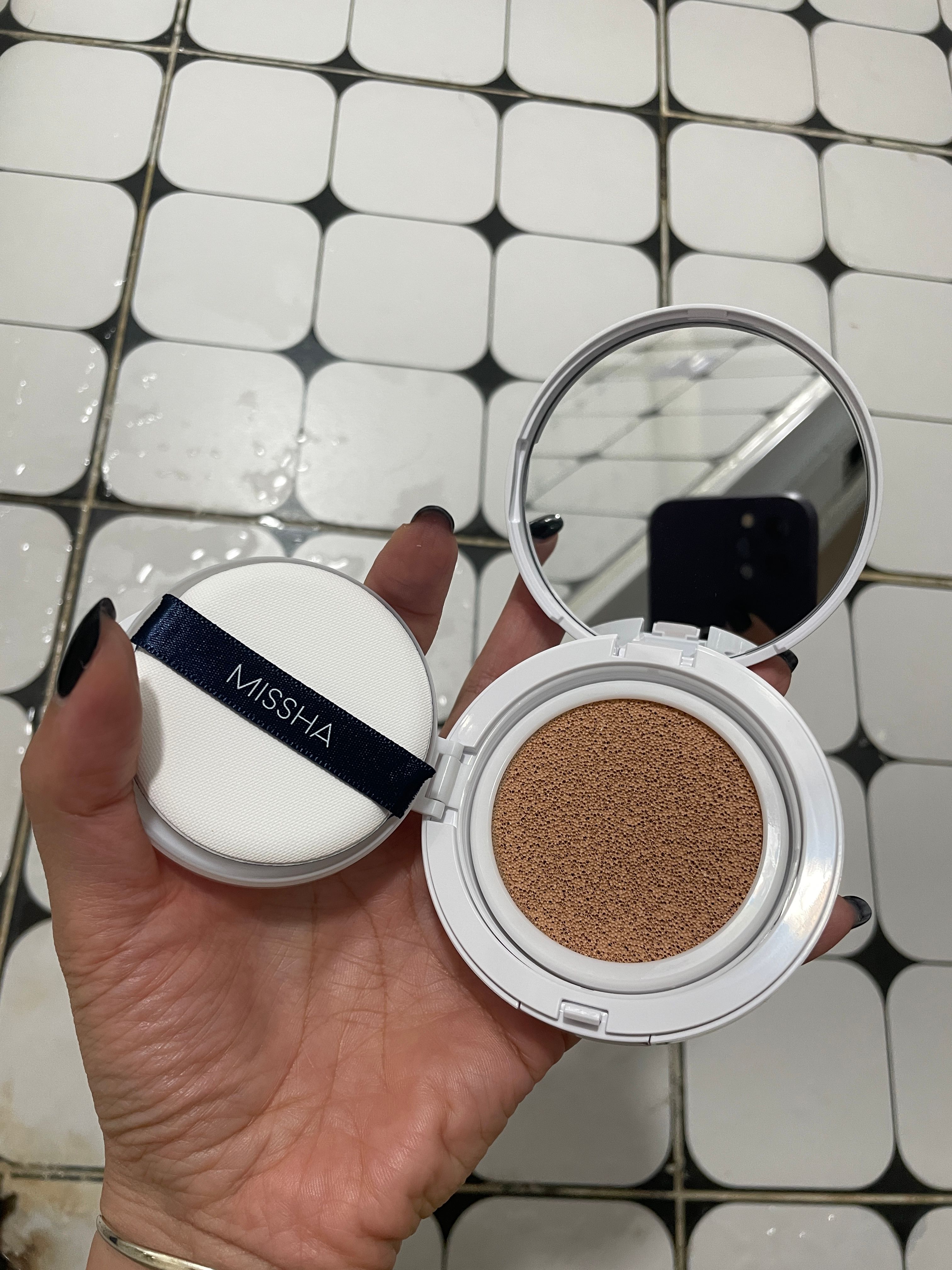 Missha 魔幻保濕氣墊粉底 真實評價/用後感 byrac******************.hk 1 Missha 魔幻保濕氣墊粉底 真實評價/實測照片 byrac******************.hk 1