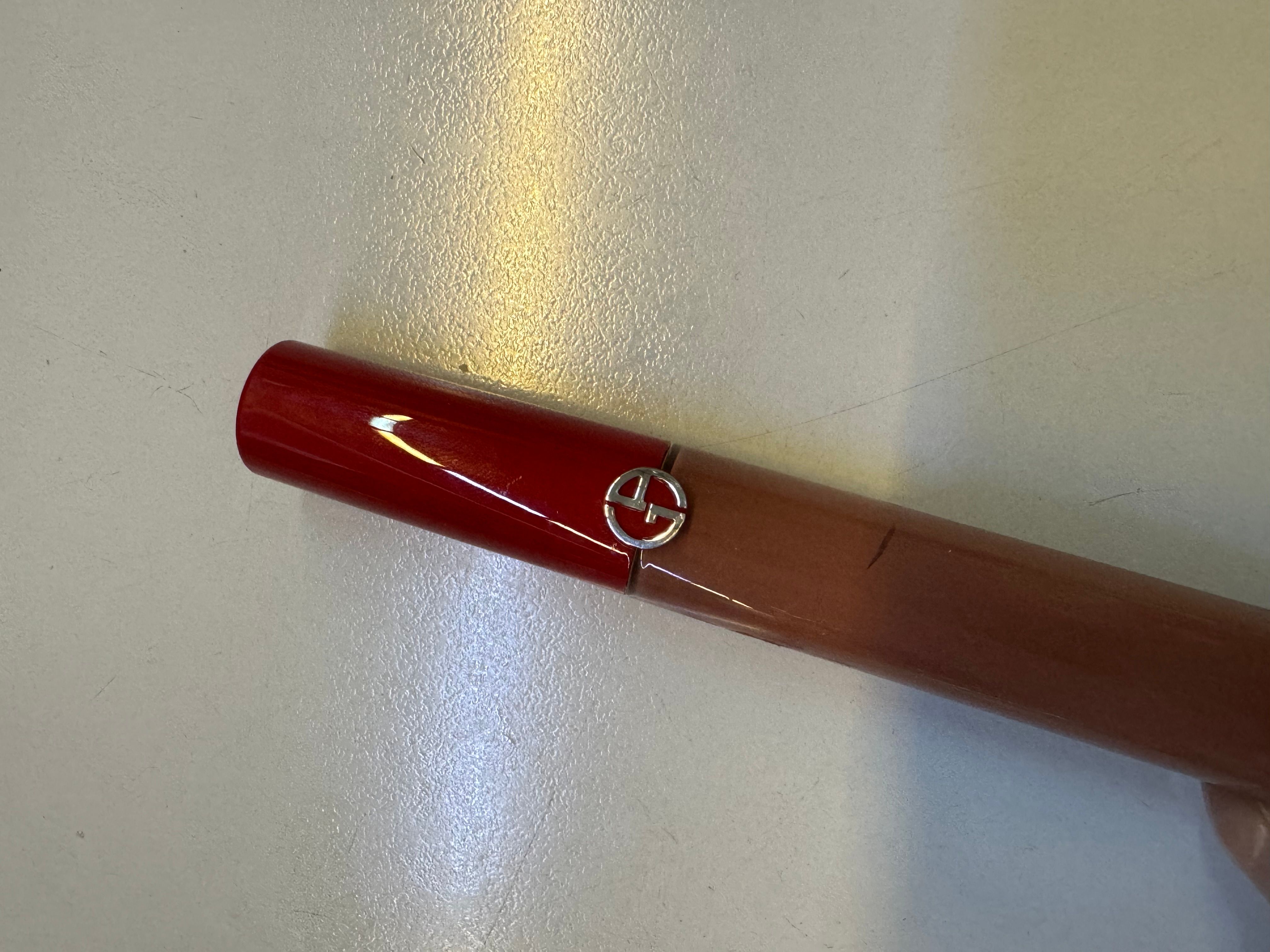 Giorgio Armani 絲絨啞亮唇釉 真實評價/用後感 byyou******yan 1 Giorgio Armani 絲絨啞亮唇釉 真實評價/實測照片 byyou******yan 1