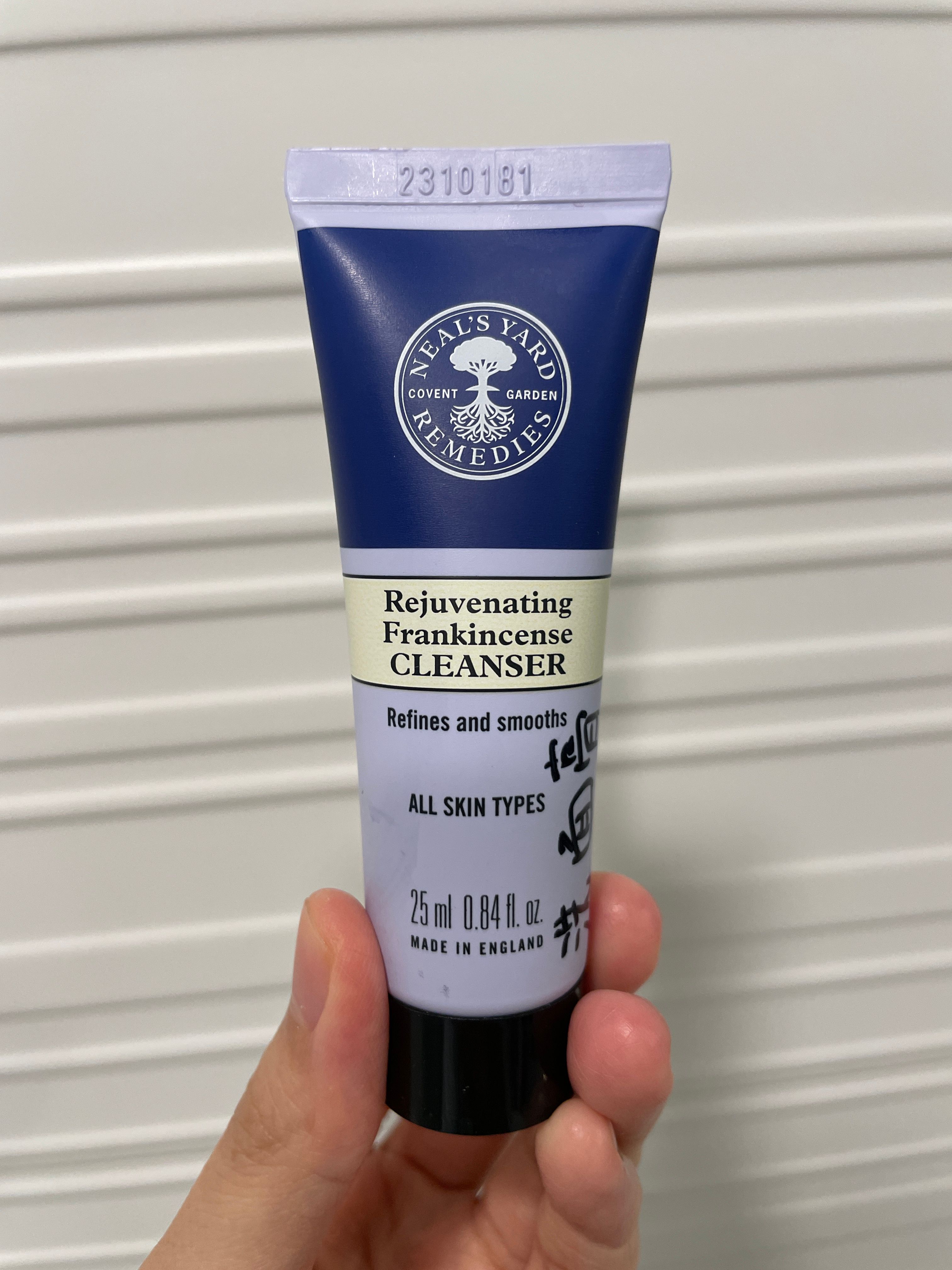 Neal’s Yard Remedies 乳香賦活卸妝潔面霜 真實評價/用後感 byBl****ng 2 Neal’s Yard Remedies 乳香賦活卸妝潔面霜 真實評價/實測照片 byBl****ng 2