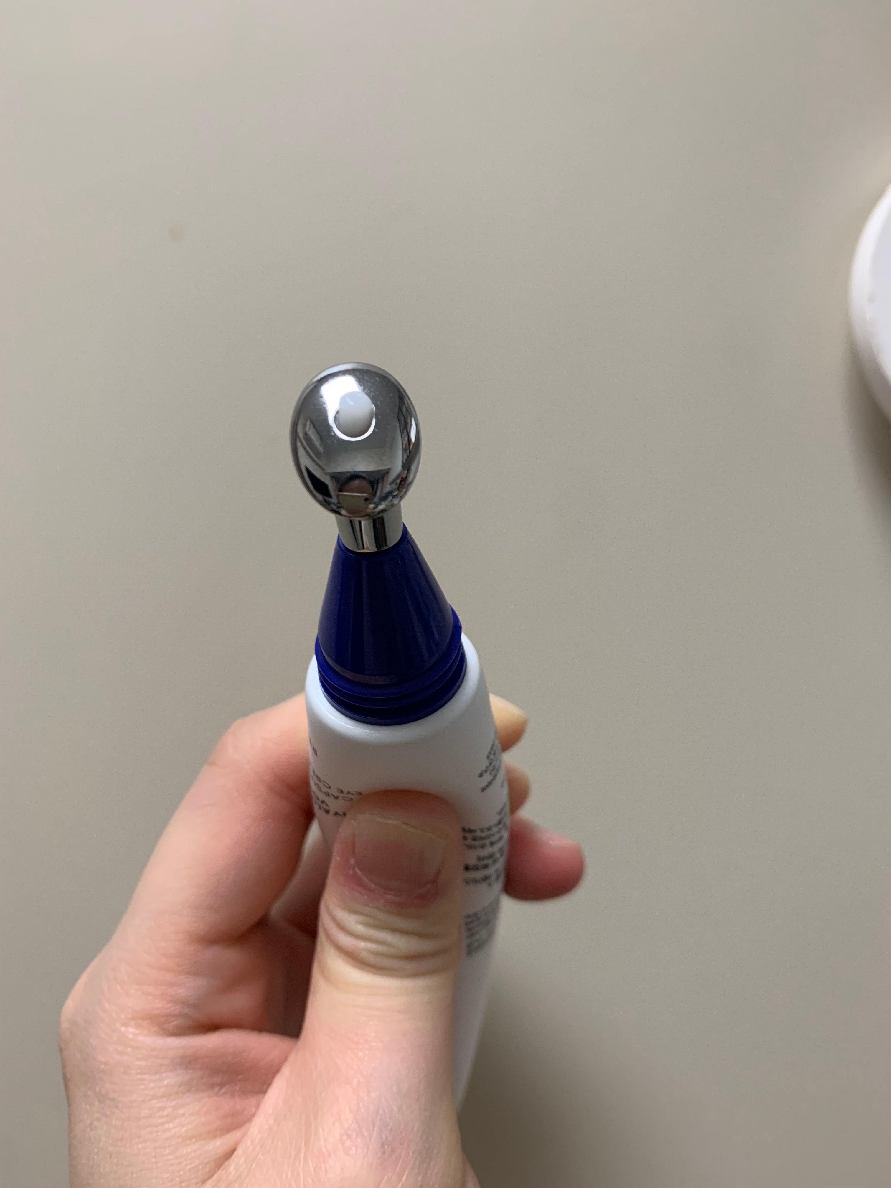 AHC 醫美科研水光導入玻尿酸全臉眼霜 真實評價/用後感 byemm********************.hk 3 AHC 醫美科研水光導入玻尿酸全臉眼霜 真實評價/實測照片 byemm********************.hk 3