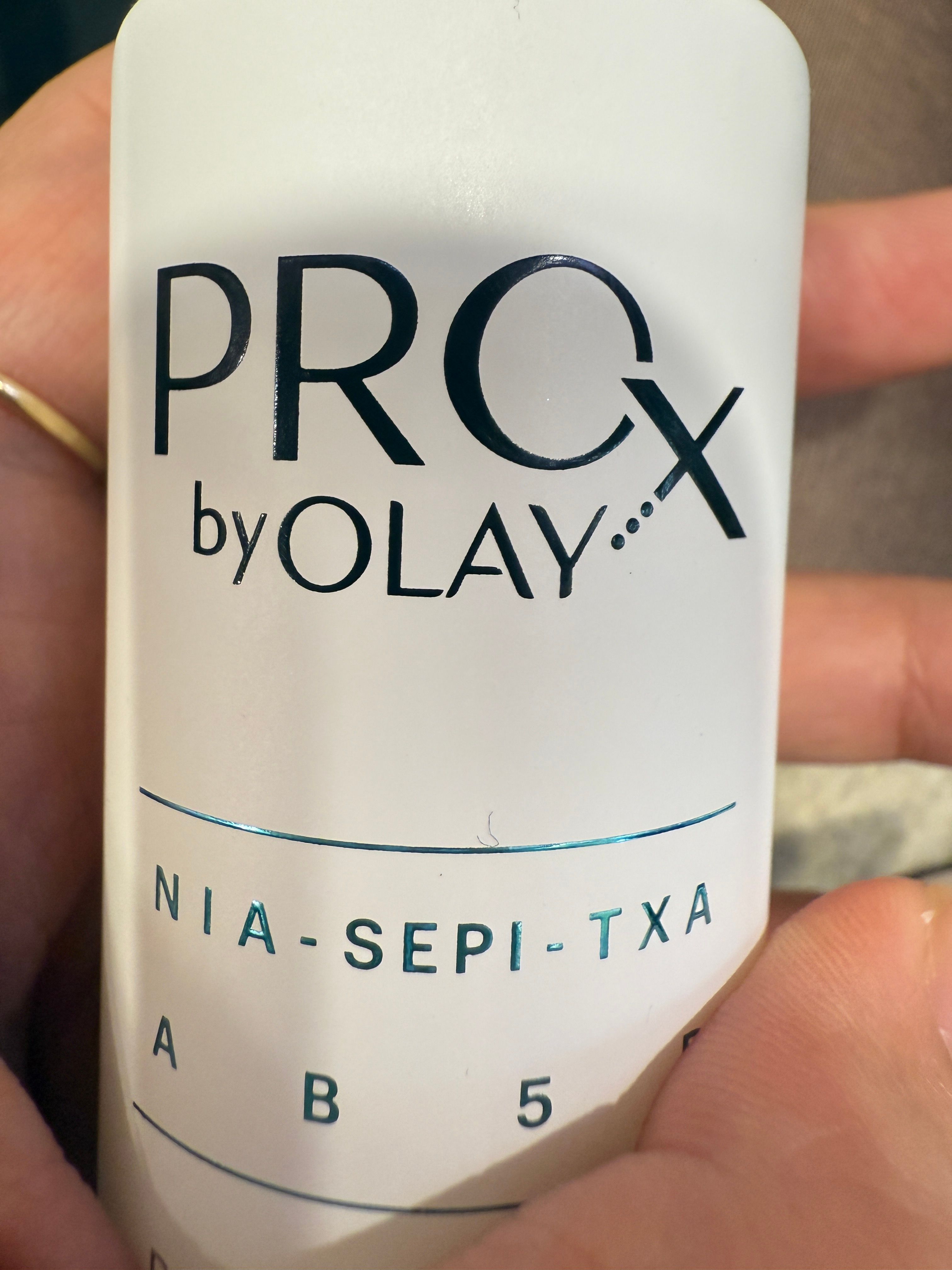 Olay PROX 亮潔晳顏淡斑精華 (新升級抗氧淡斑精華) 真實評價/實測照片 byKwo***uen 2