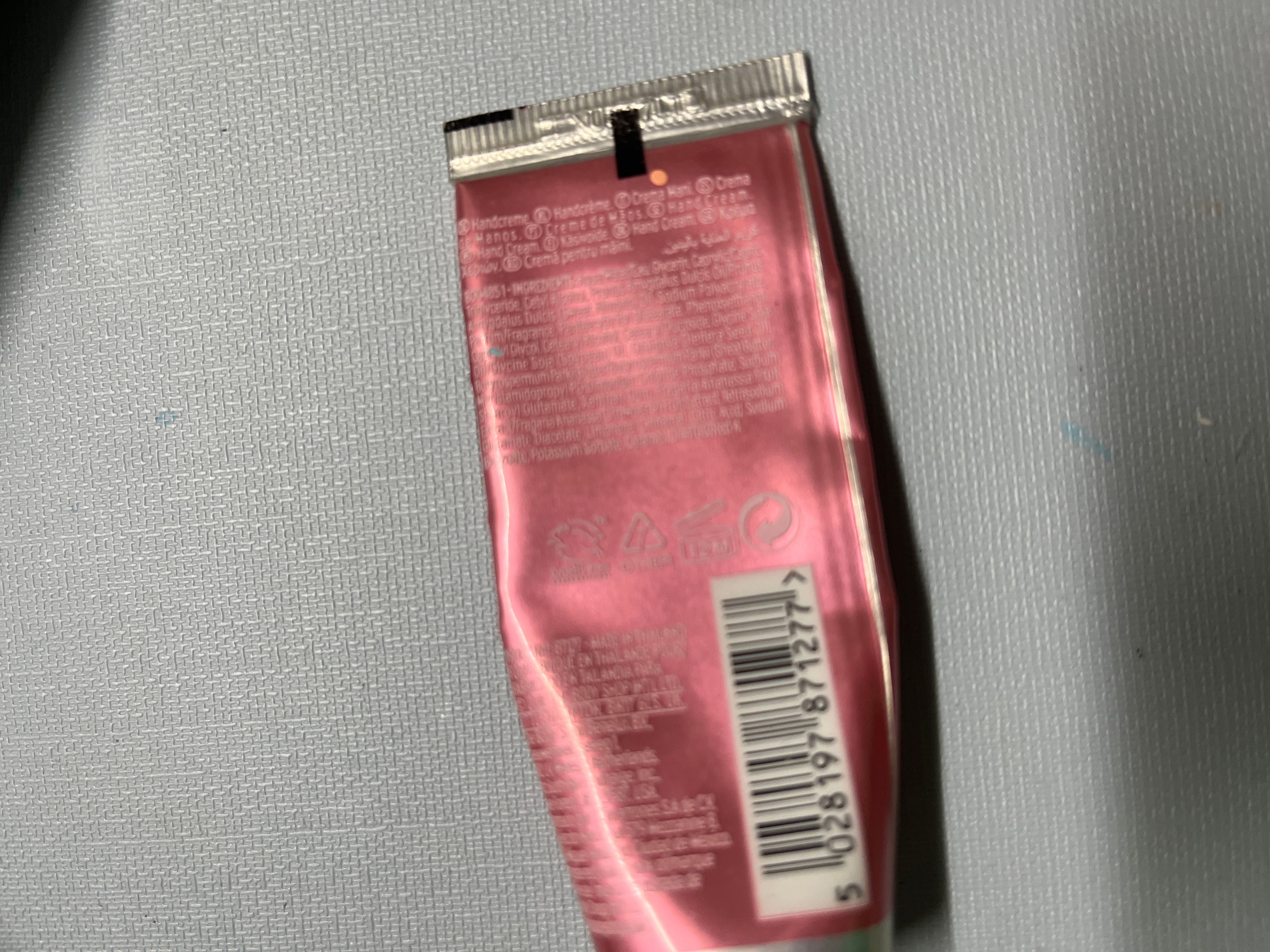 The Body Shop 士多啤梨潤手霜 真實評價/實測照片 byT***a 1