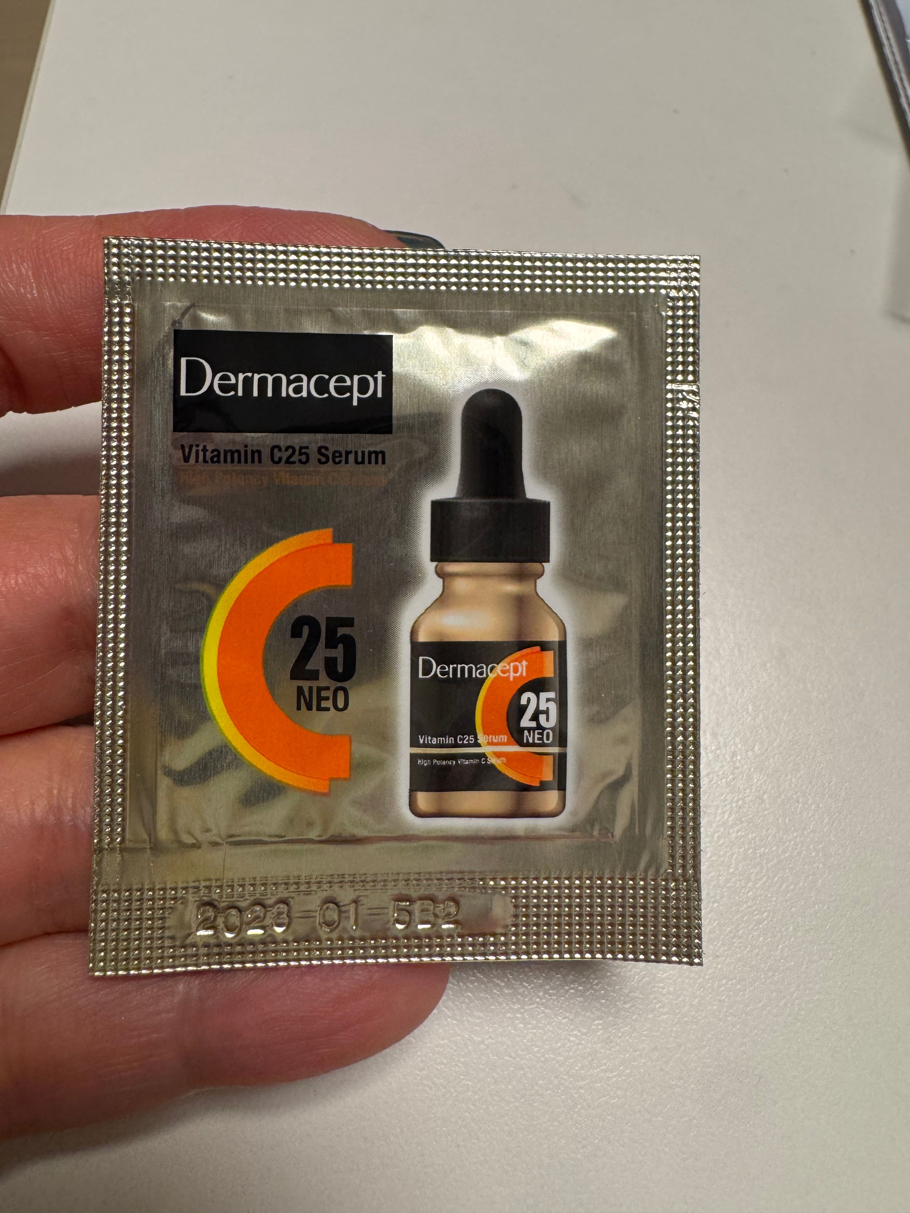 Dermacept C25 25% 純維他命 C真皮營養液 Vitamin C25 Serum 真實評價/用後感 bykla************com 1 Dermacept C25 25% 純維他命 C真皮營養液 Vitamin C25 Serum 真實評價/實測照片 bykla************com 1