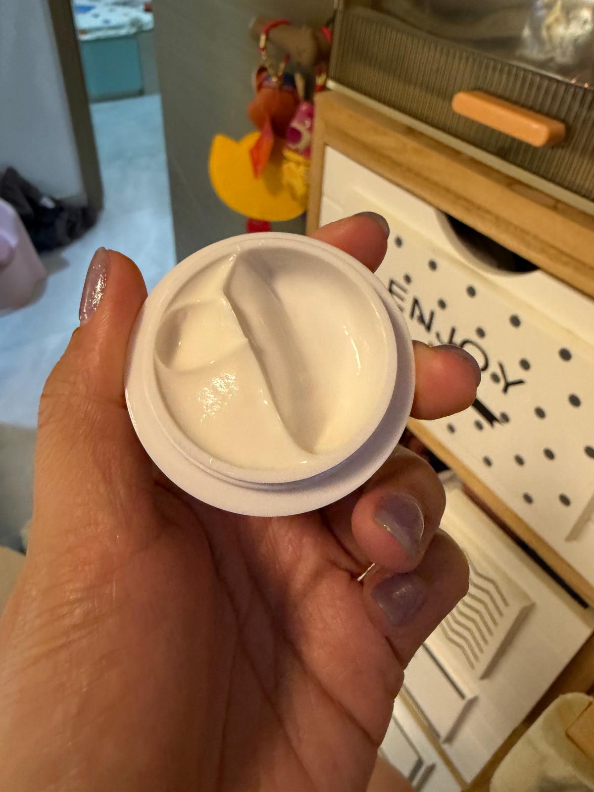 XOVE 亮肌美白修護乳霜 真實評價/用後感 byste*********************com 1 XOVE 亮肌美白修護乳霜 真實評價/實測照片 byste*********************com 1