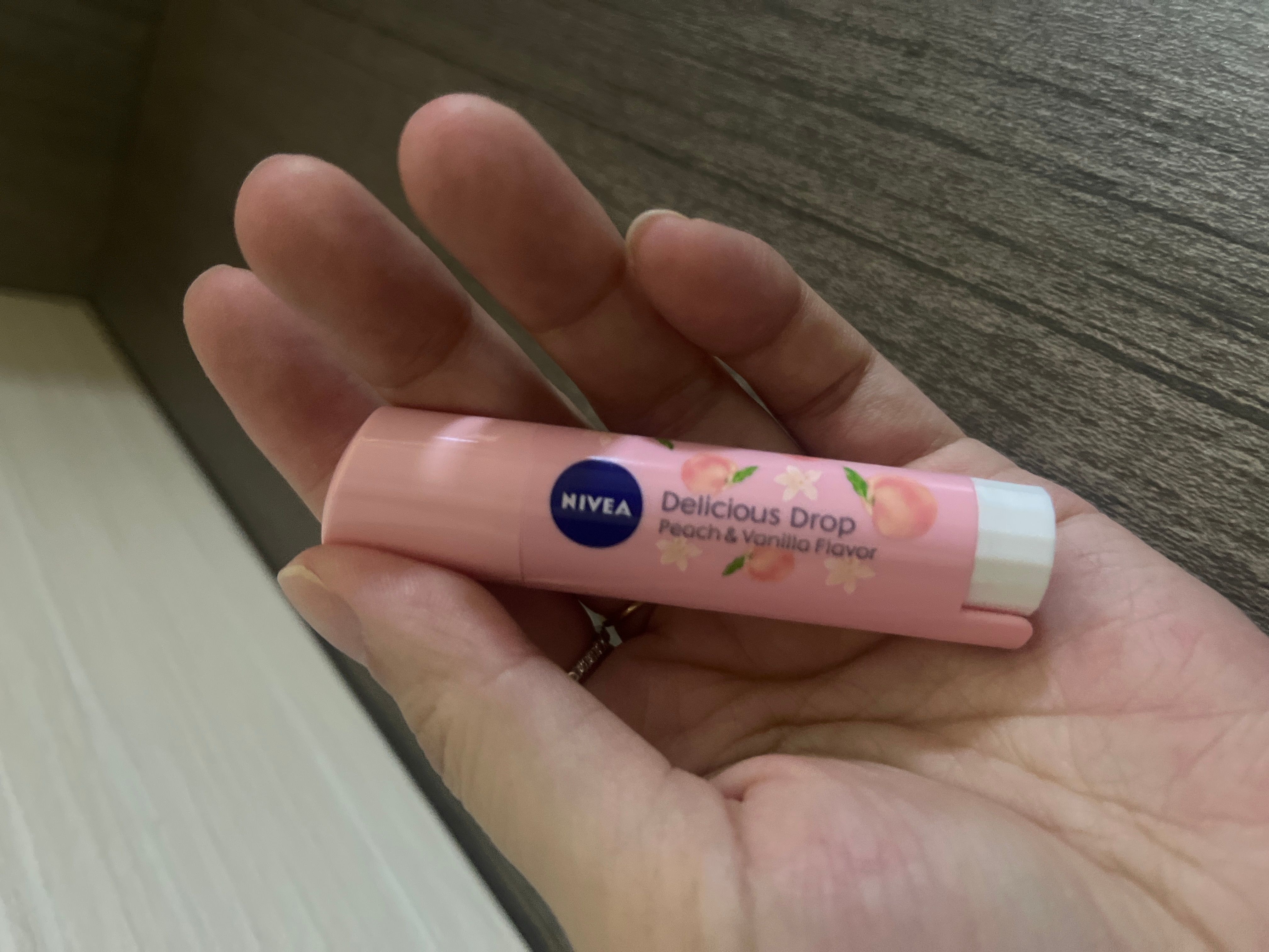 Nivea 亮色潤唇膏 真實評價/實測照片 byMic***han 1