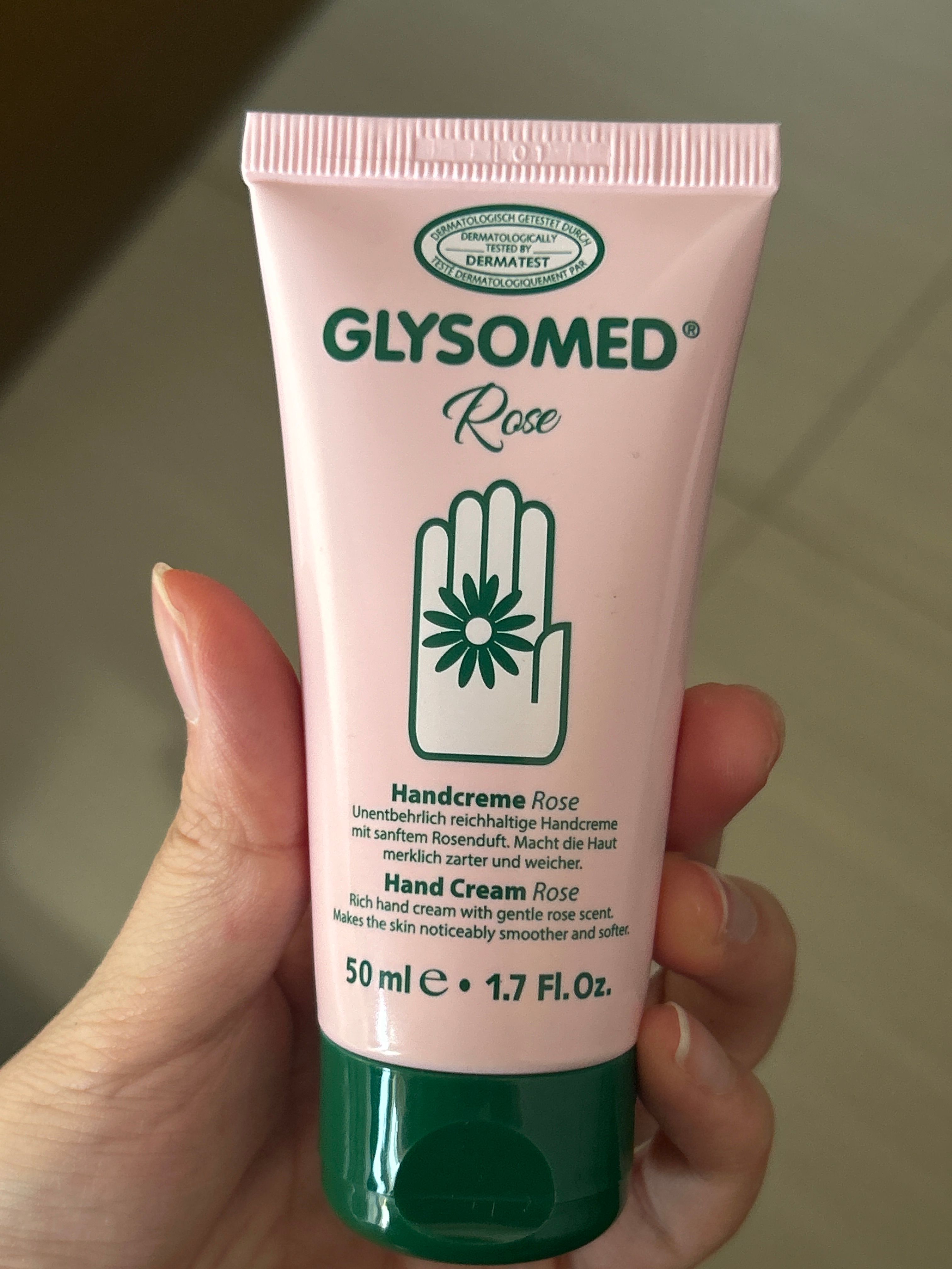 Glysomed 洋甘菊特效修護潤手霜 真實評價/實測照片 byang****************com 1