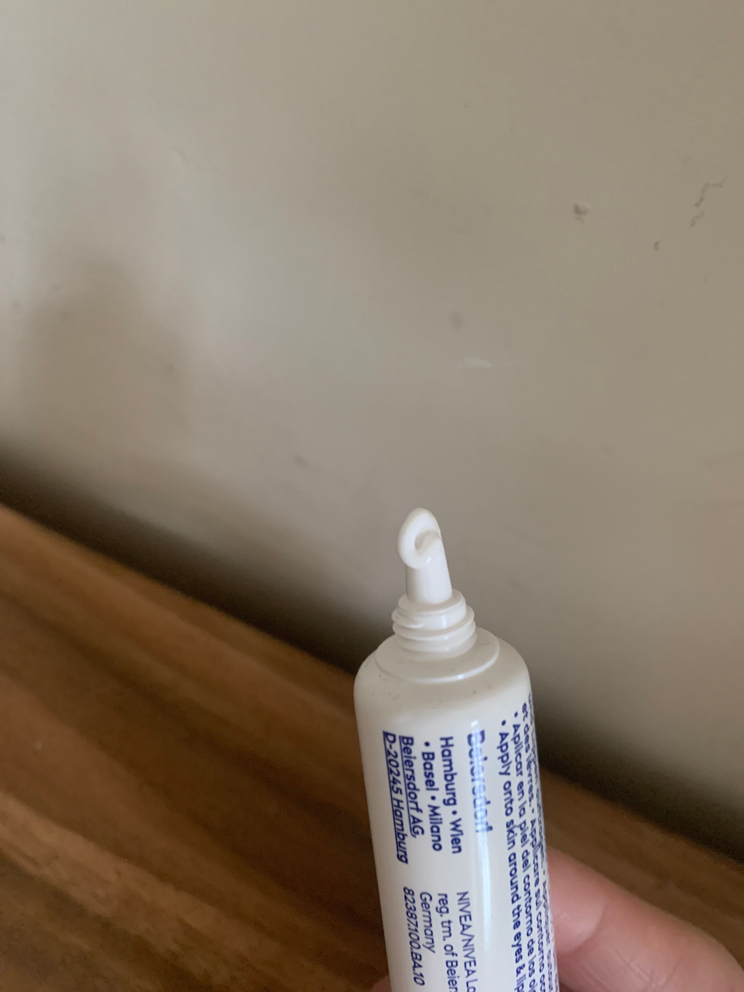 Nivea CELLULAR 細胞激活抗皺緊緻修護眼霜 真實評價/用後感 by161**************com 1 Nivea CELLULAR 細胞激活抗皺緊緻修護眼霜 真實評價/實測照片 by161**************com 1