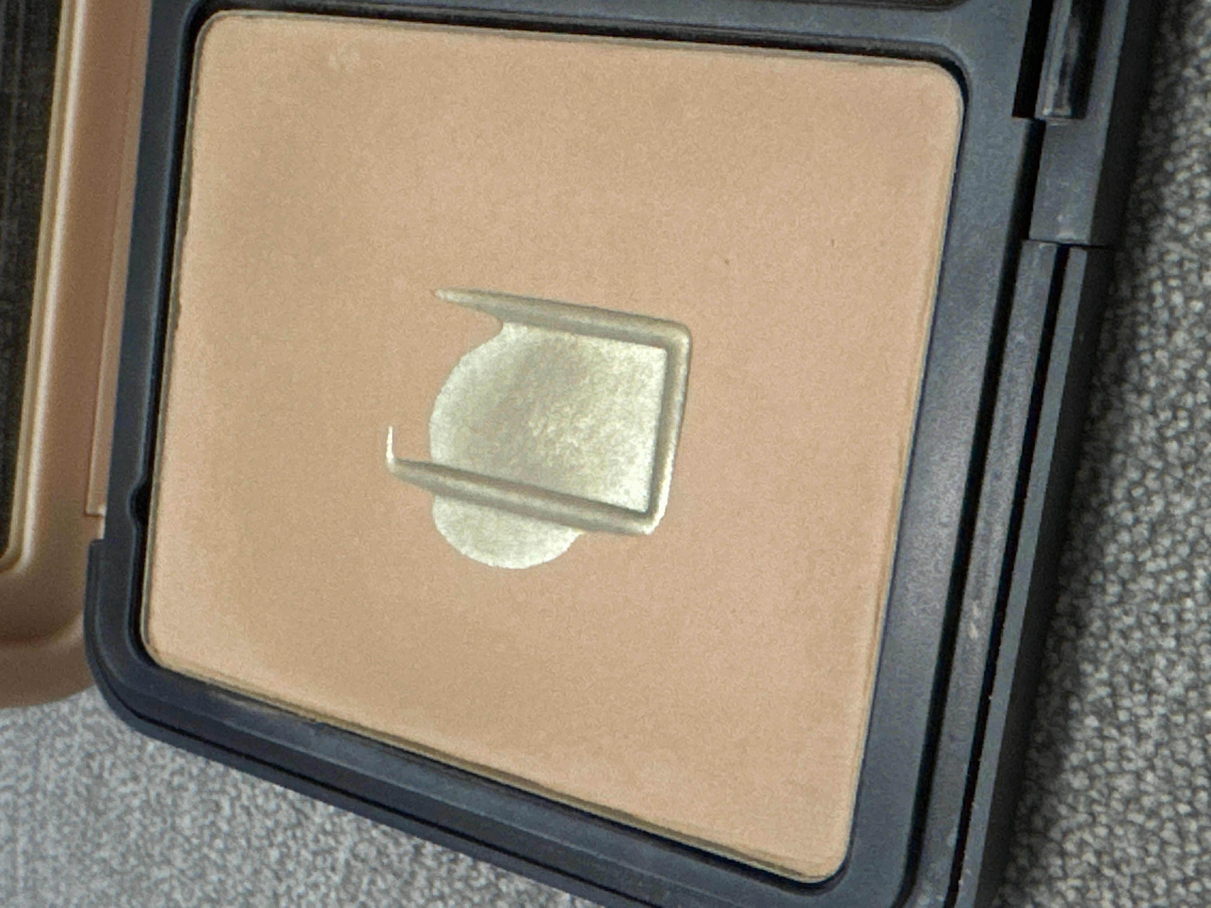 Make Up For Ever 高清柔霧粉餅 真實評價/實測照片 bykay************com 1