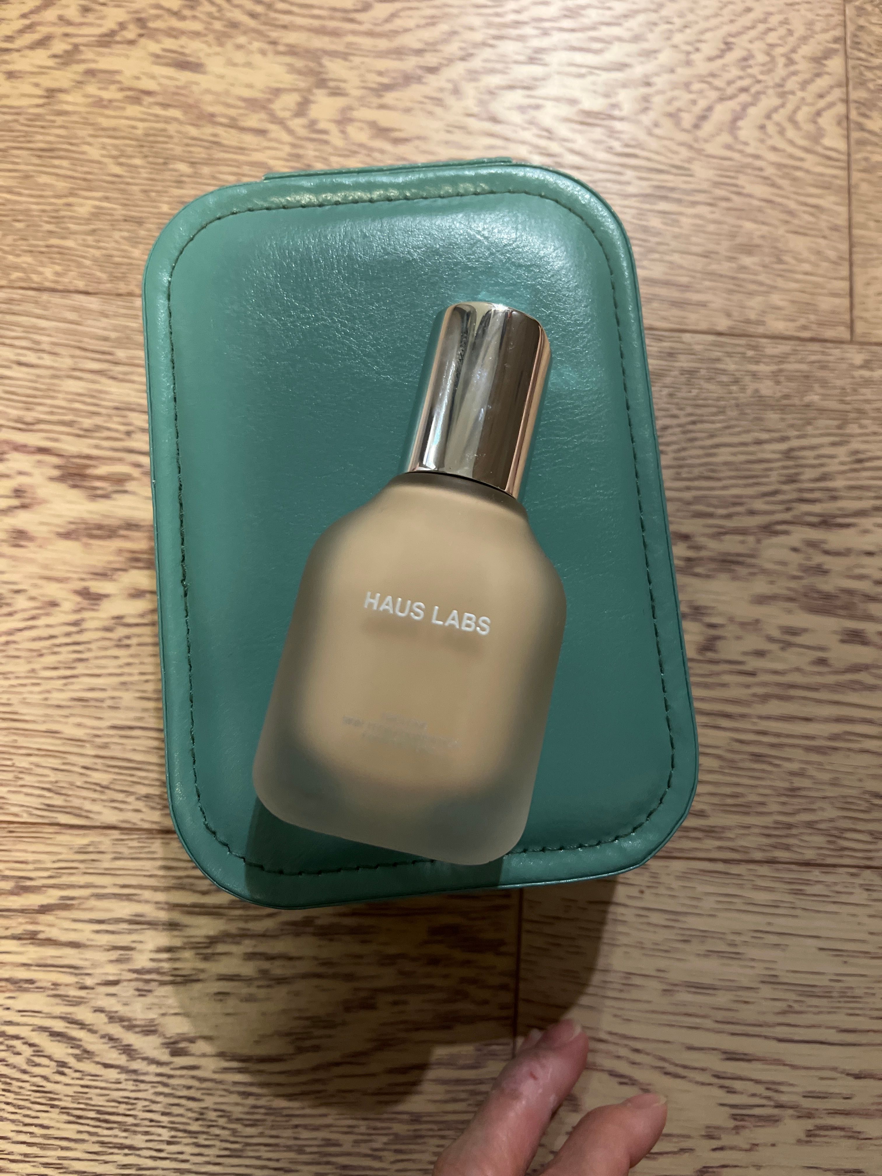Haus Labs Triclone™ Skin Tech Medium Coverage Foundation 真實評價/用後感 byQue*******ing 2 Haus Labs Triclone™ Skin Tech Medium Coverage Foundation 真實評價/實測照片 byQue*******ing 2