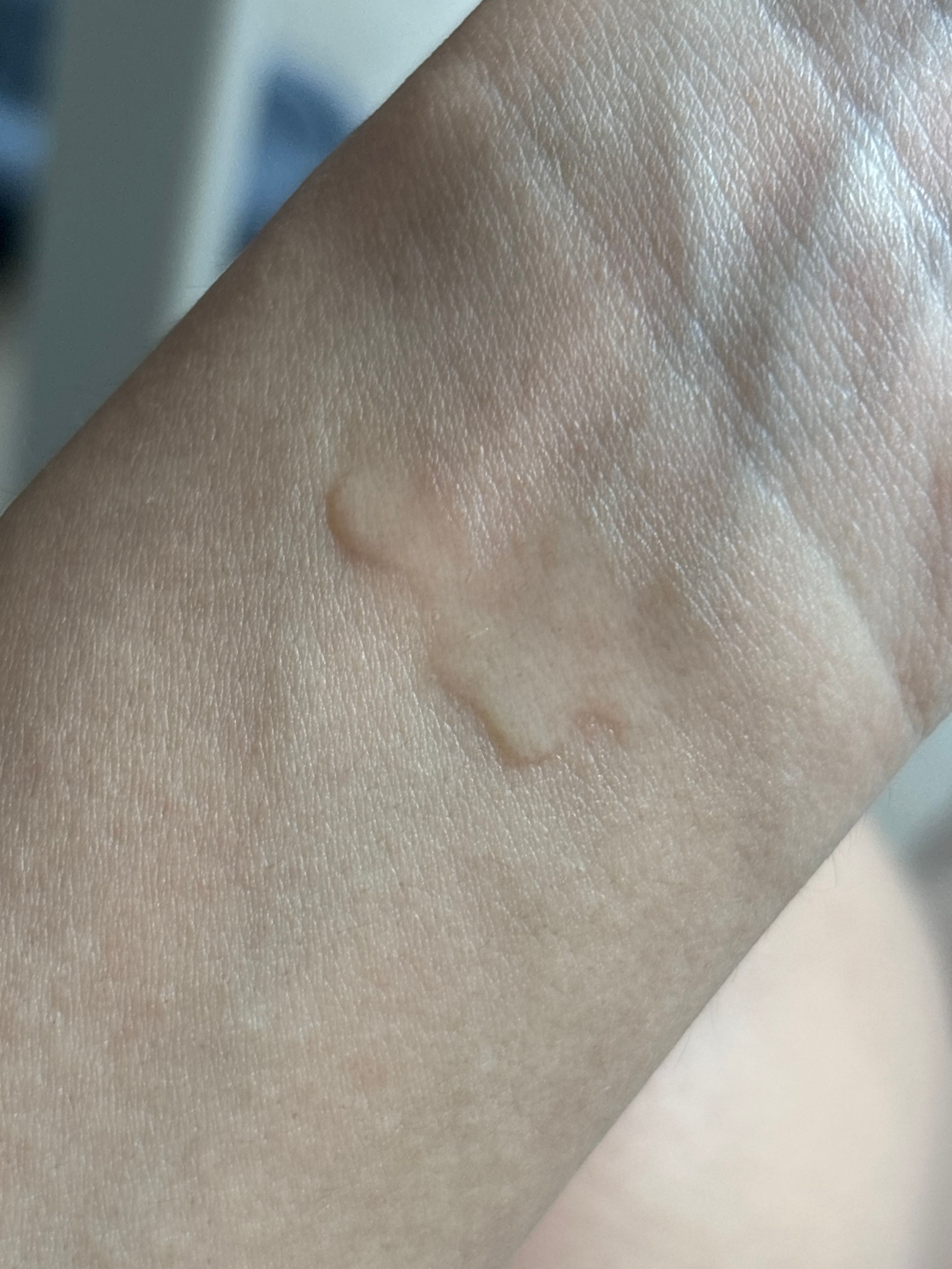 Olay OLAY 水感透白光曜精華水 真實評價/實測照片 byC**. 1