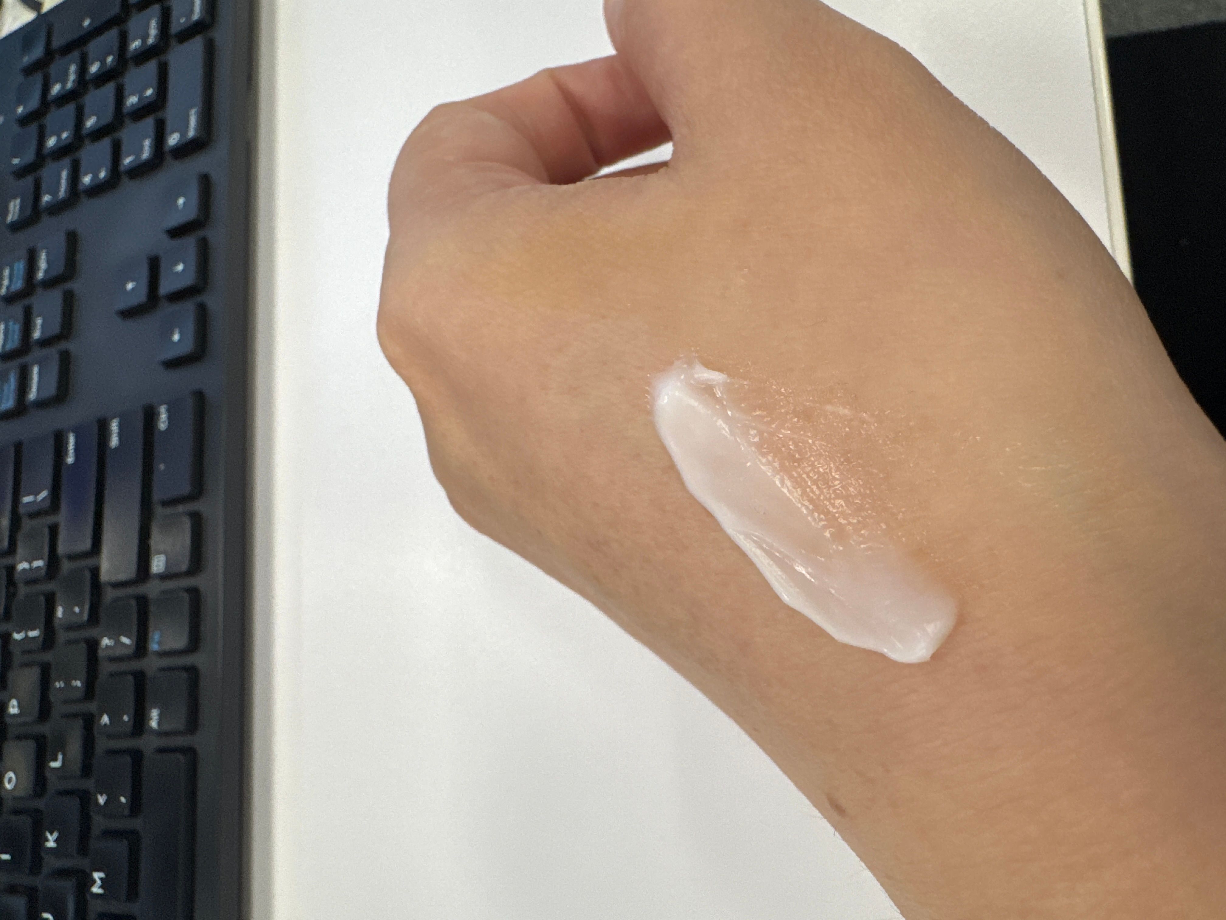 Chanel 深層滋養精華護手霜 La Creme Main Texture Riche 真實評價/實測照片 bychm************com 1