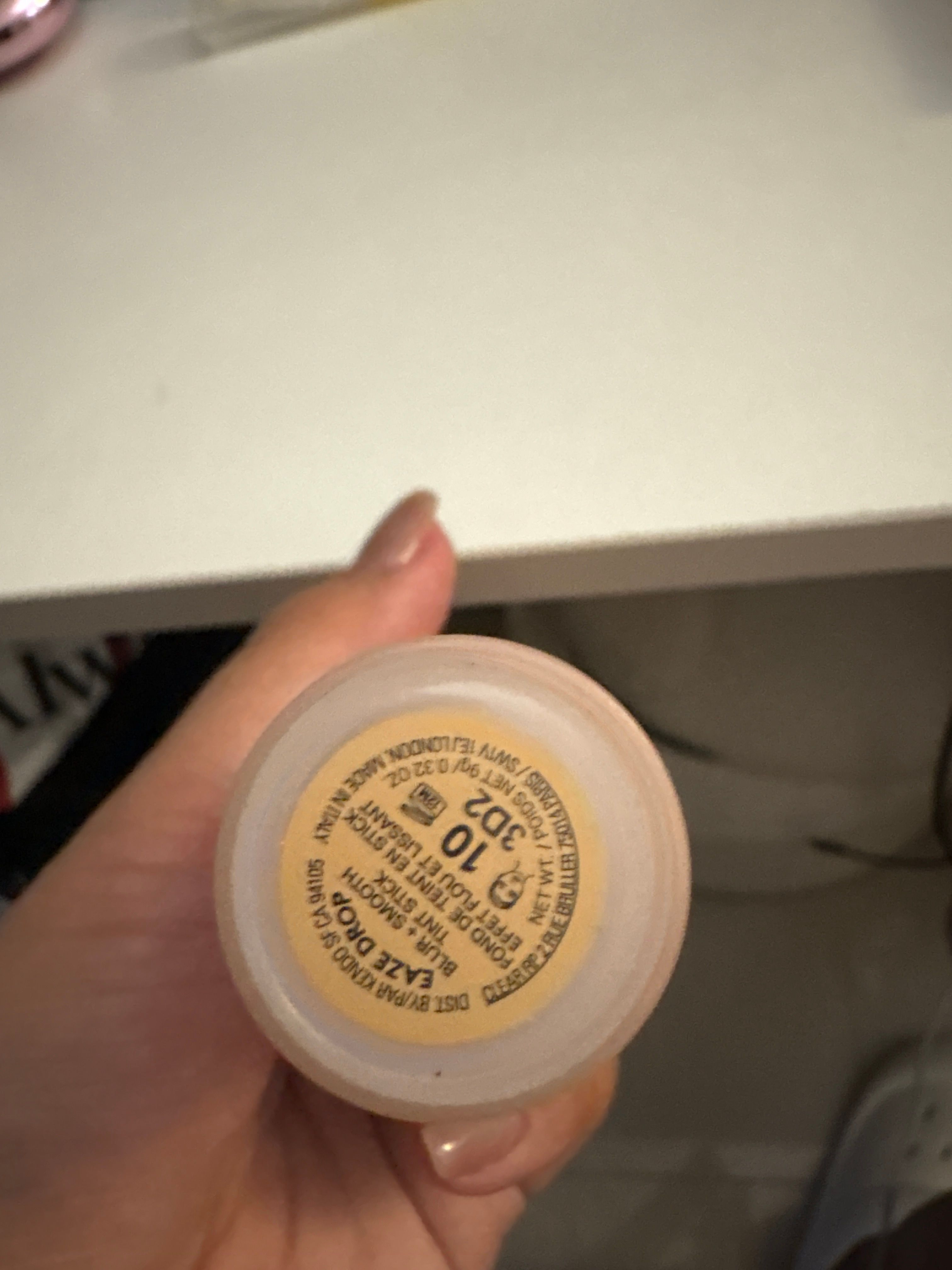 Fenty Beauty 柔光羽感粉底棒 真實評價/用後感 byY***m 1 Fenty Beauty 柔光羽感粉底棒 真實評價/實測照片 byY***m 1