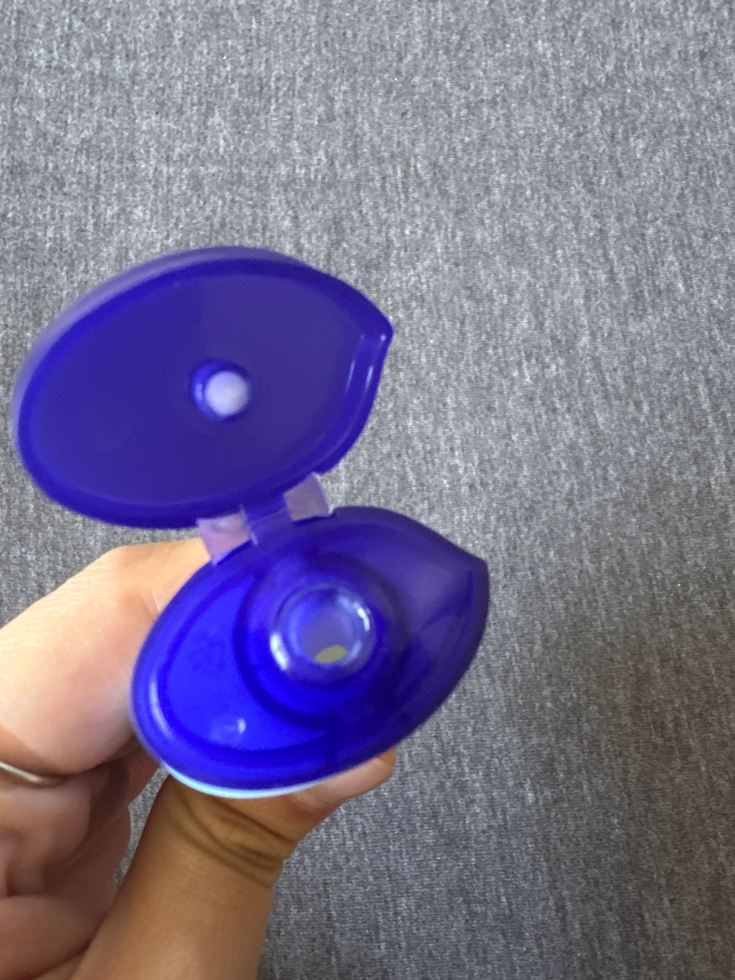 Dove 多芬 多芬潤澤水嫩洗面乳 真實評價/用後感 bypep******************com 1 Dove 多芬 多芬潤澤水嫩洗面乳 真實評價/實測照片 bypep******************com 1