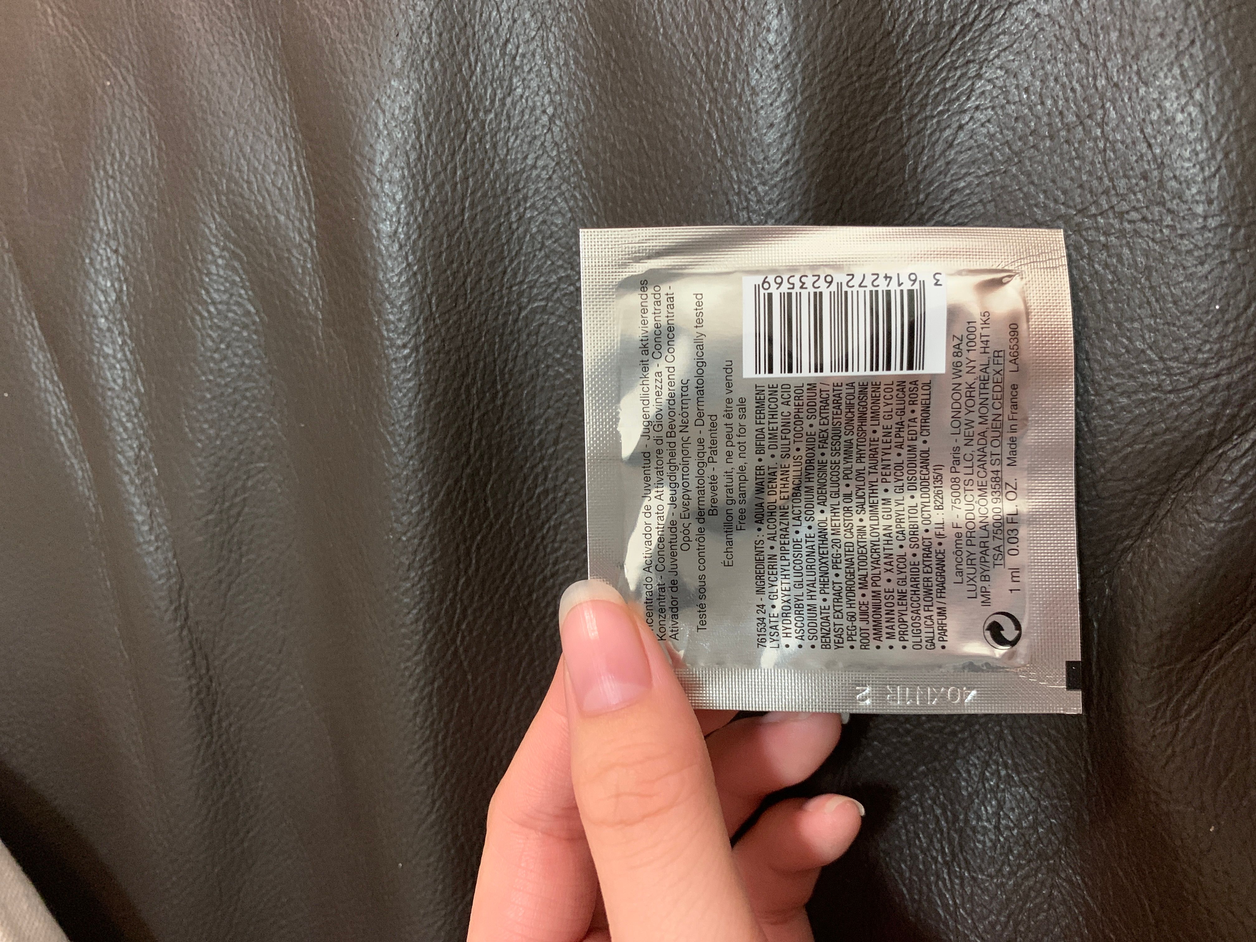 Lancome Genifique 嫩肌活膚精華(小黑瓶) 真實評價/用後感 byLaj******a22 1 Lancome Genifique 嫩肌活膚精華(小黑瓶) 真實評價/實測照片 byLaj******a22 1