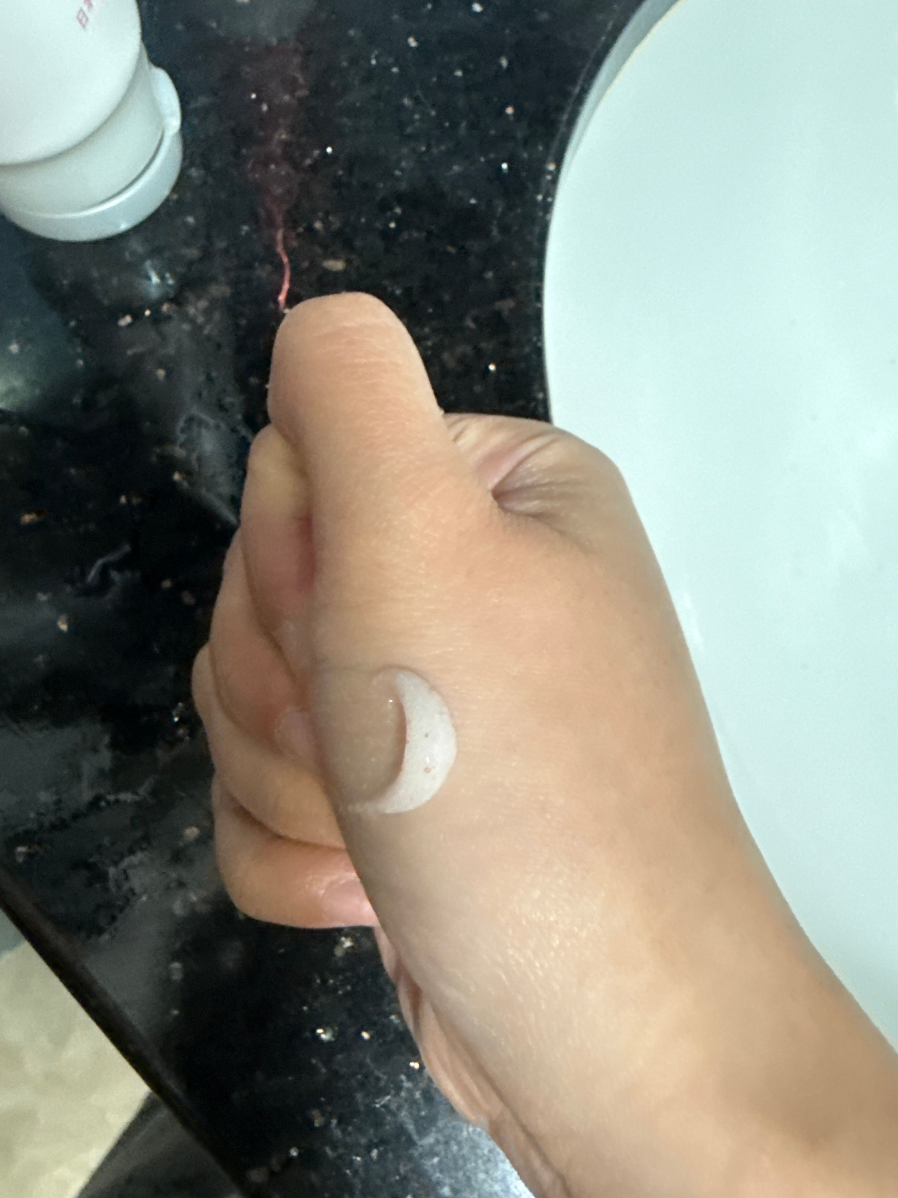 Biore 柔滑磨砂洗面膏 真實評價/實測照片 byKwo***uen 1