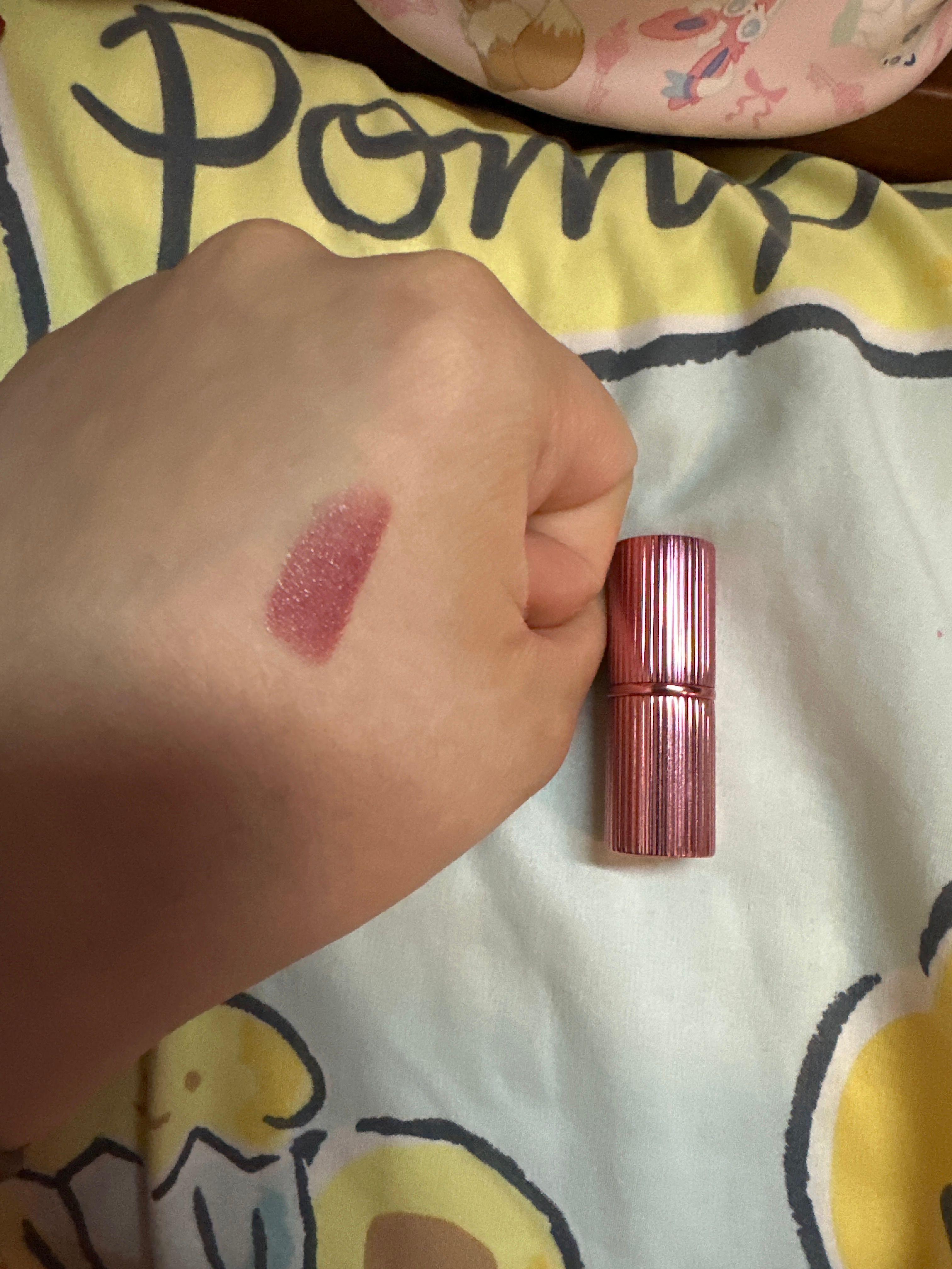 Charlotte Tilbury Matte Revolution lipstick #Pillow Talk 真實評價/實測照片 byHaz****ong 1