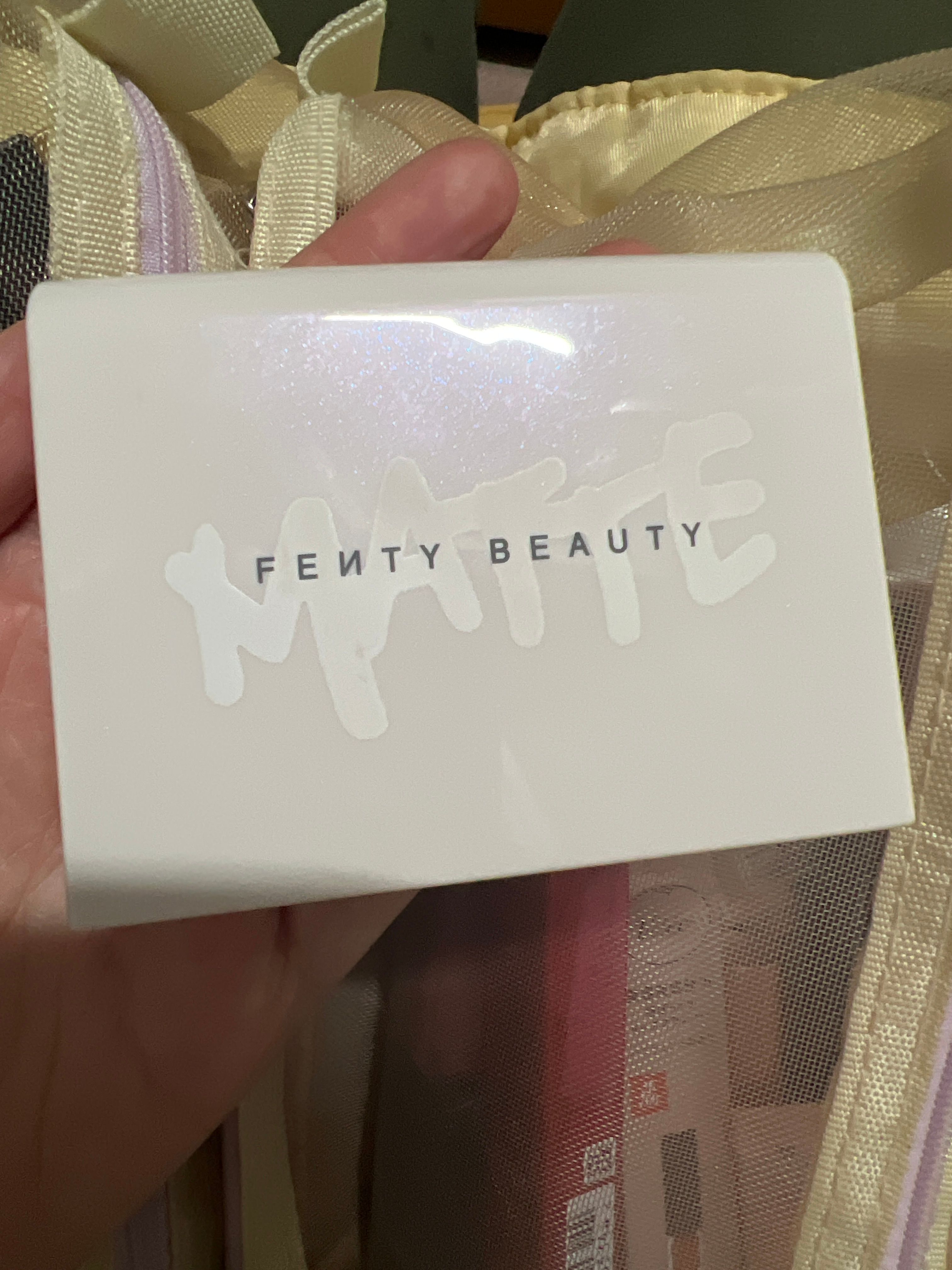 Fenty Beauty 柔霧濾鏡控油蜜粉 真實評價/實測照片 byyan**************com 1