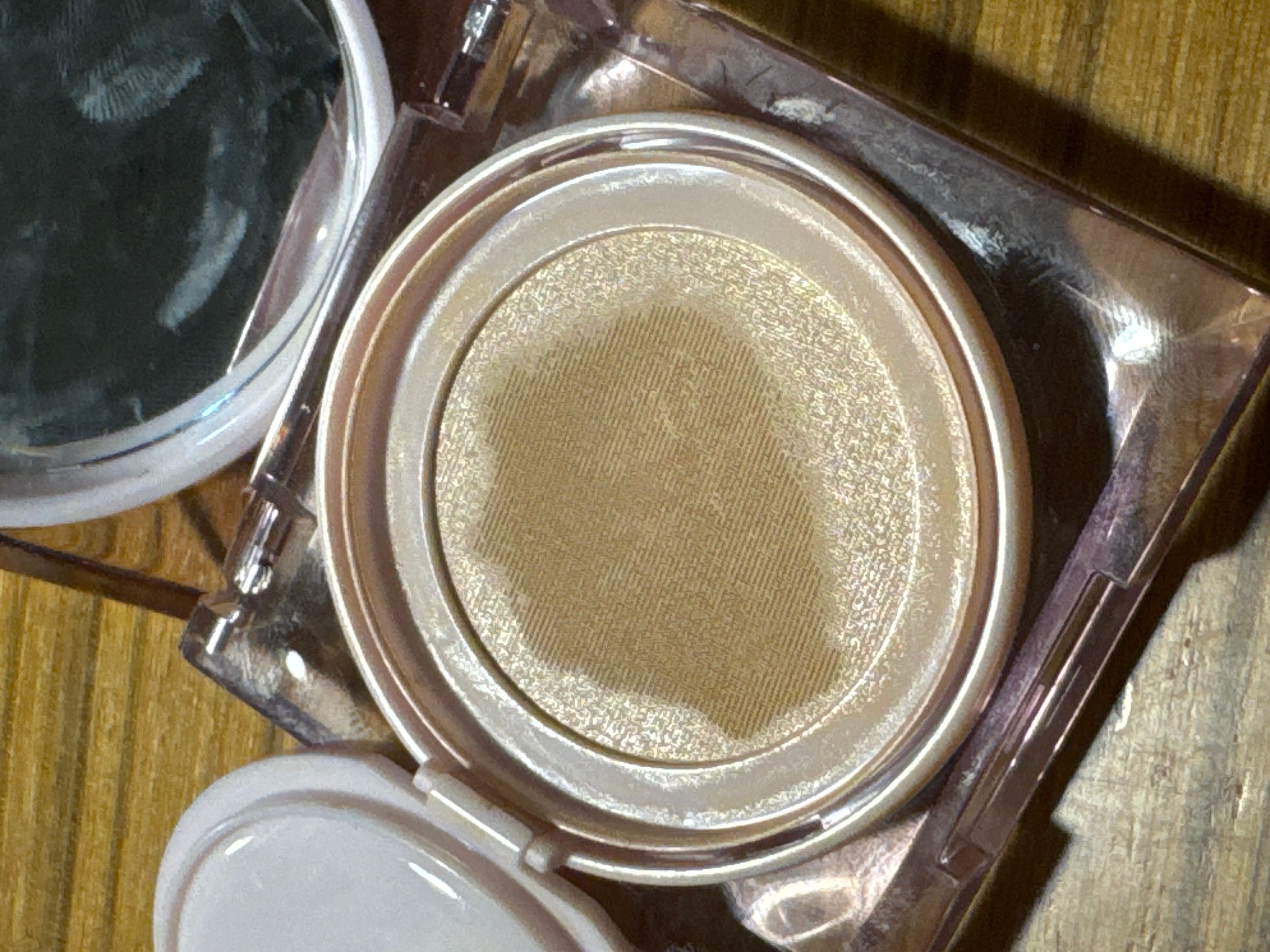 Clio 珂莉奧 水潤光彩透亮無瑕氣墊粉底 真實評價/實測照片 byaub******************com 1