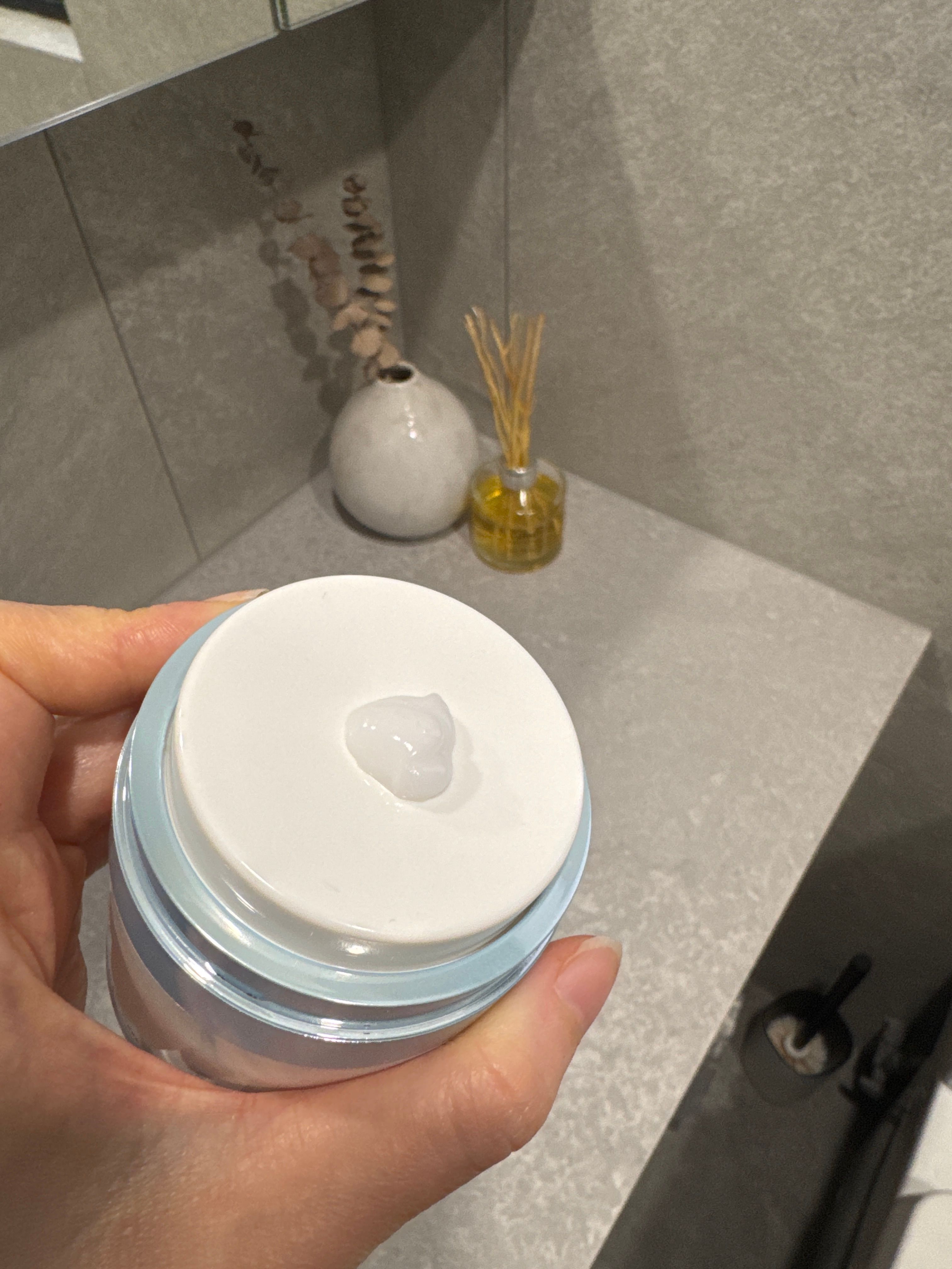 CUBED 升級配方 Relief Plus™ Magic Cream 真實評價/用後感 byChi***Lam 1 CUBED 升級配方 Relief Plus™ Magic Cream 真實評價/實測照片 byChi***Lam 1