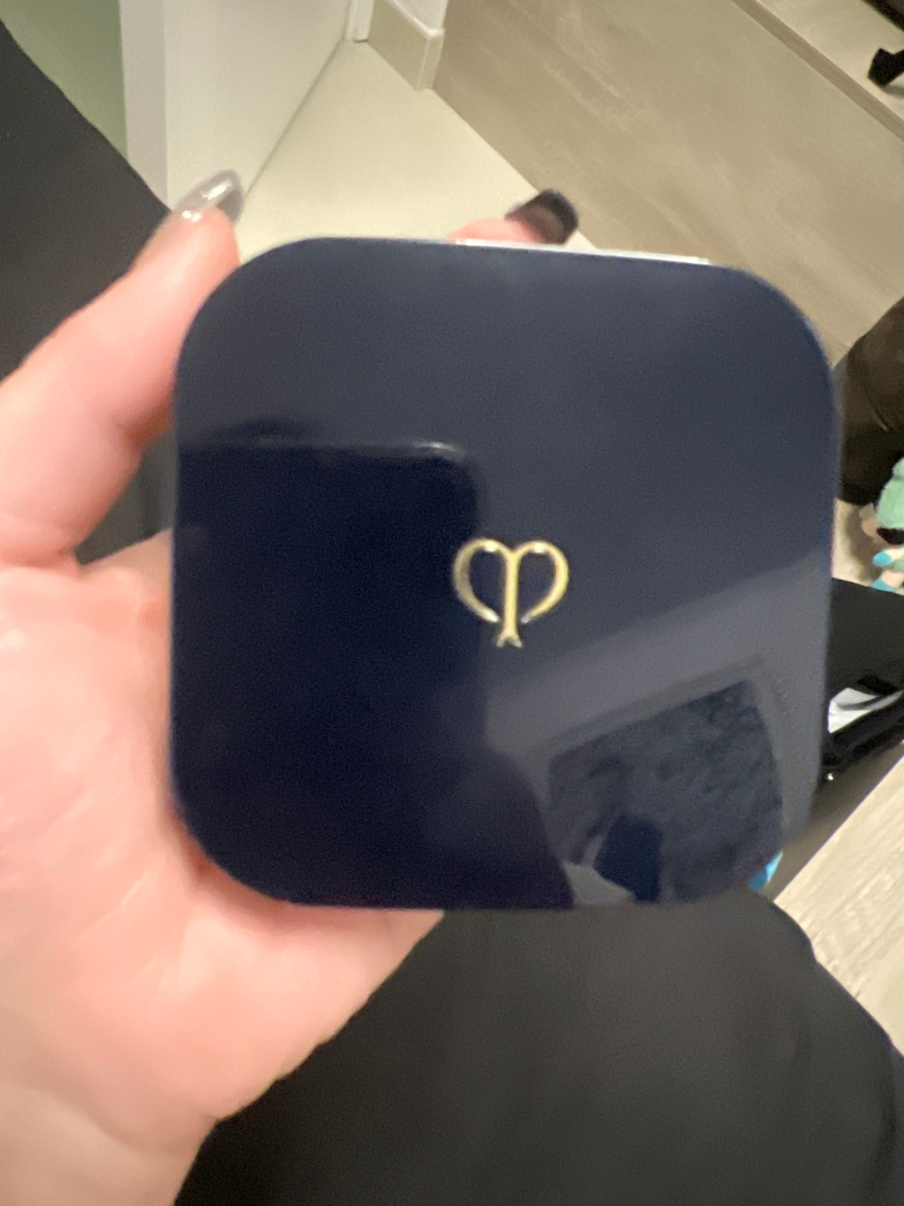 Cle De Peau 鑽光水凝瑰漾氣墊粉底 SPF25/ PA+++ 真實評價/用後感 byAMY***UNG 2 Cle De Peau 鑽光水凝瑰漾氣墊粉底 SPF25/ PA+++ 真實評價/實測照片 byAMY***UNG 2