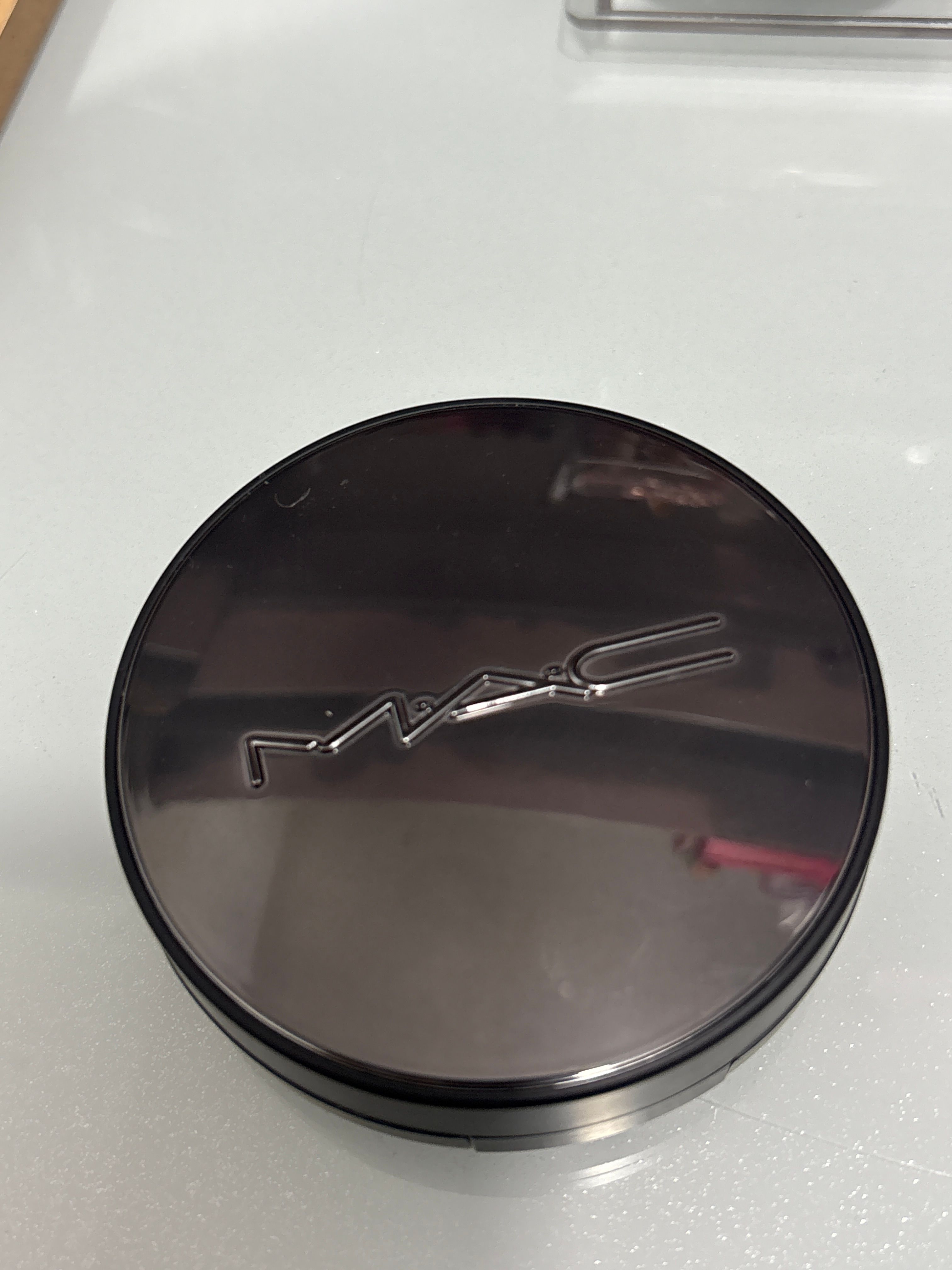 MAC Cosmetics 瞬效亮白氣墊粉底SPF50 / PA++++ Lightful C + Coral Grass SPF 50/PA++++ Quick Finish Cushion Compact 真實評價/實測照片 byzoe*************************com 2