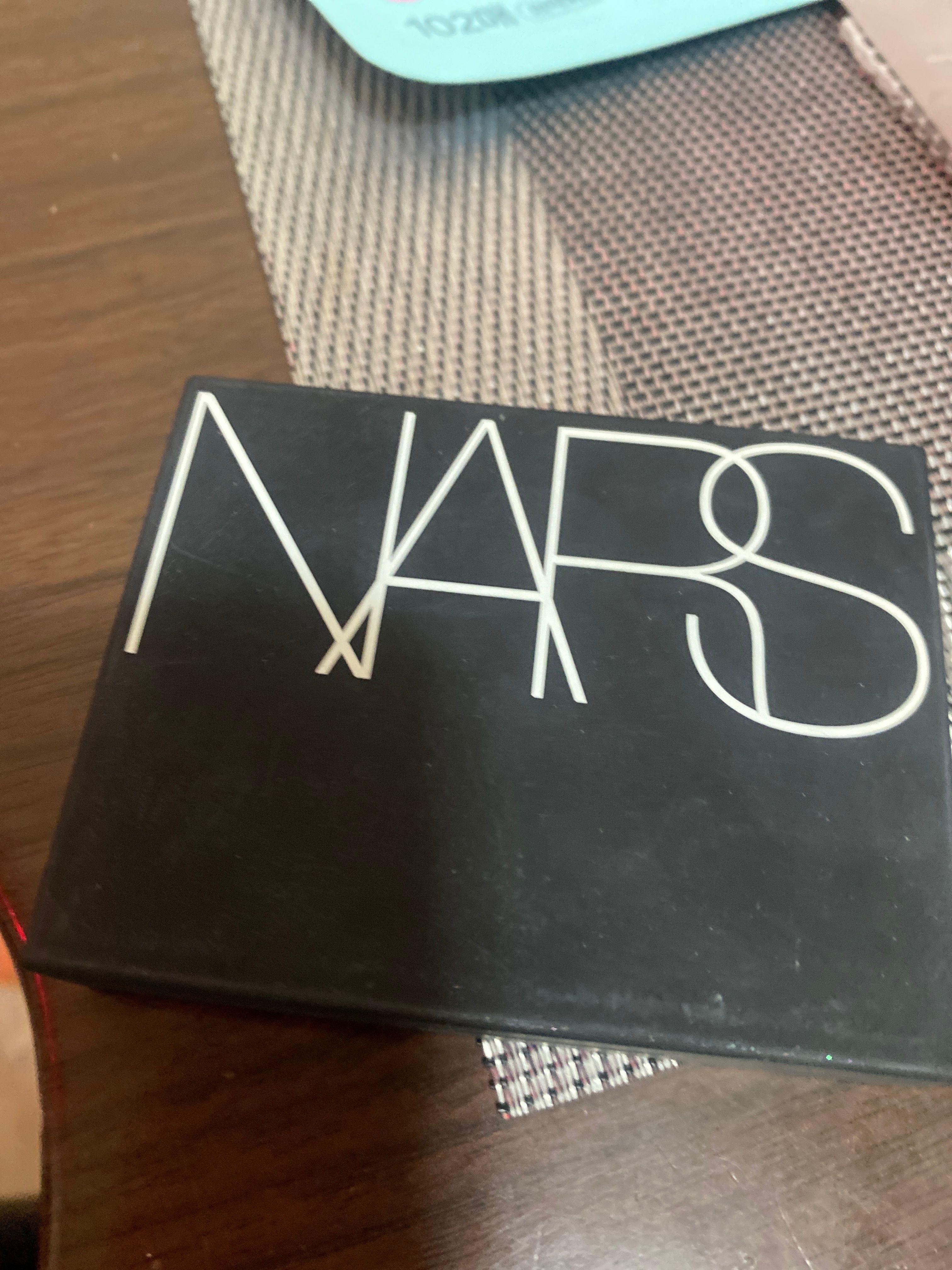 Nars 裸光蜜粉餅 真實評價/用後感 bysiu************com 1 Nars 裸光蜜粉餅 真實評價/實測照片 bysiu************com 1