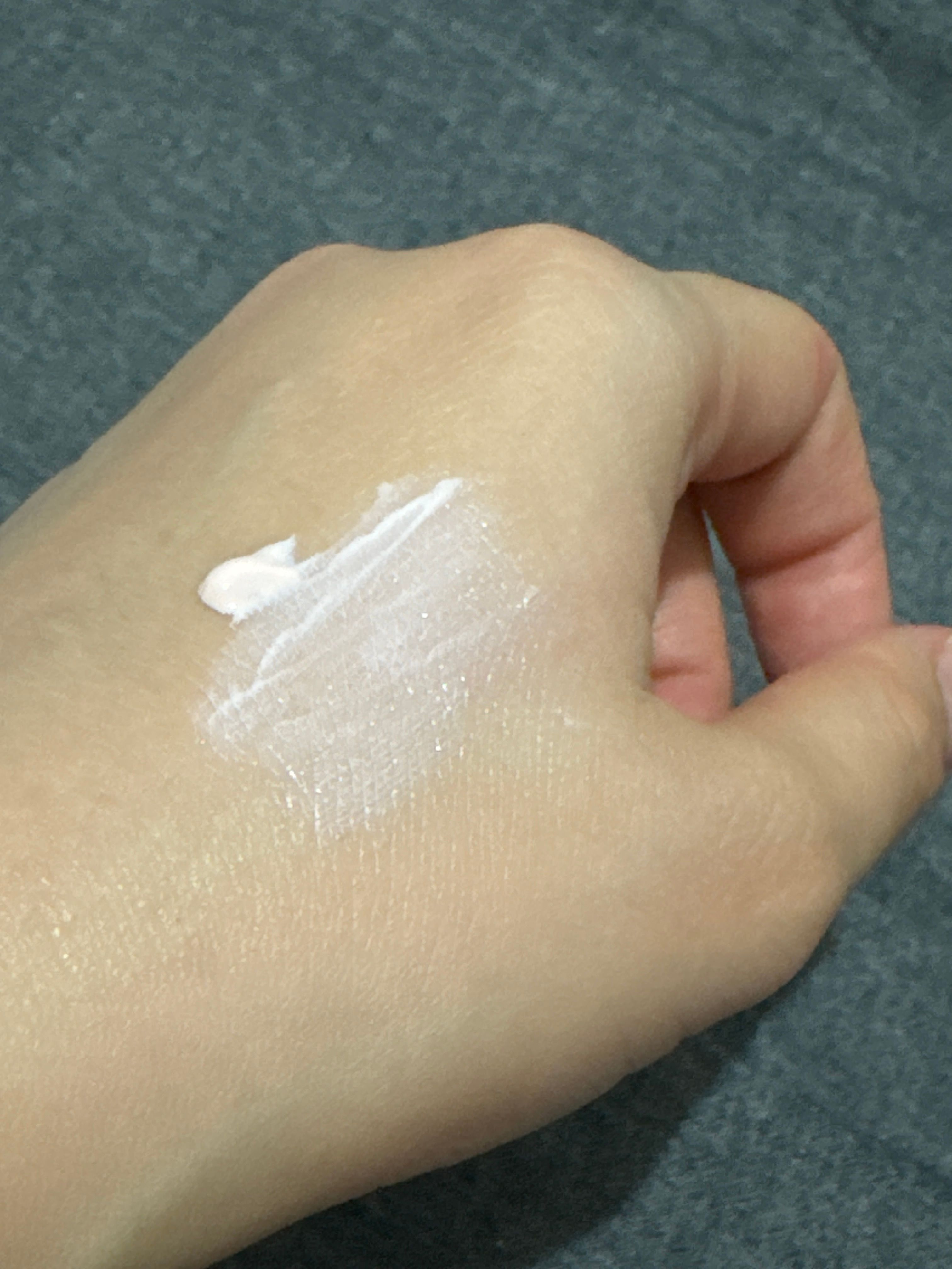 La Roche-Posay 每日高效提亮防曬霜 (粉色) 真實評價/實測照片 byChi*****ing 1