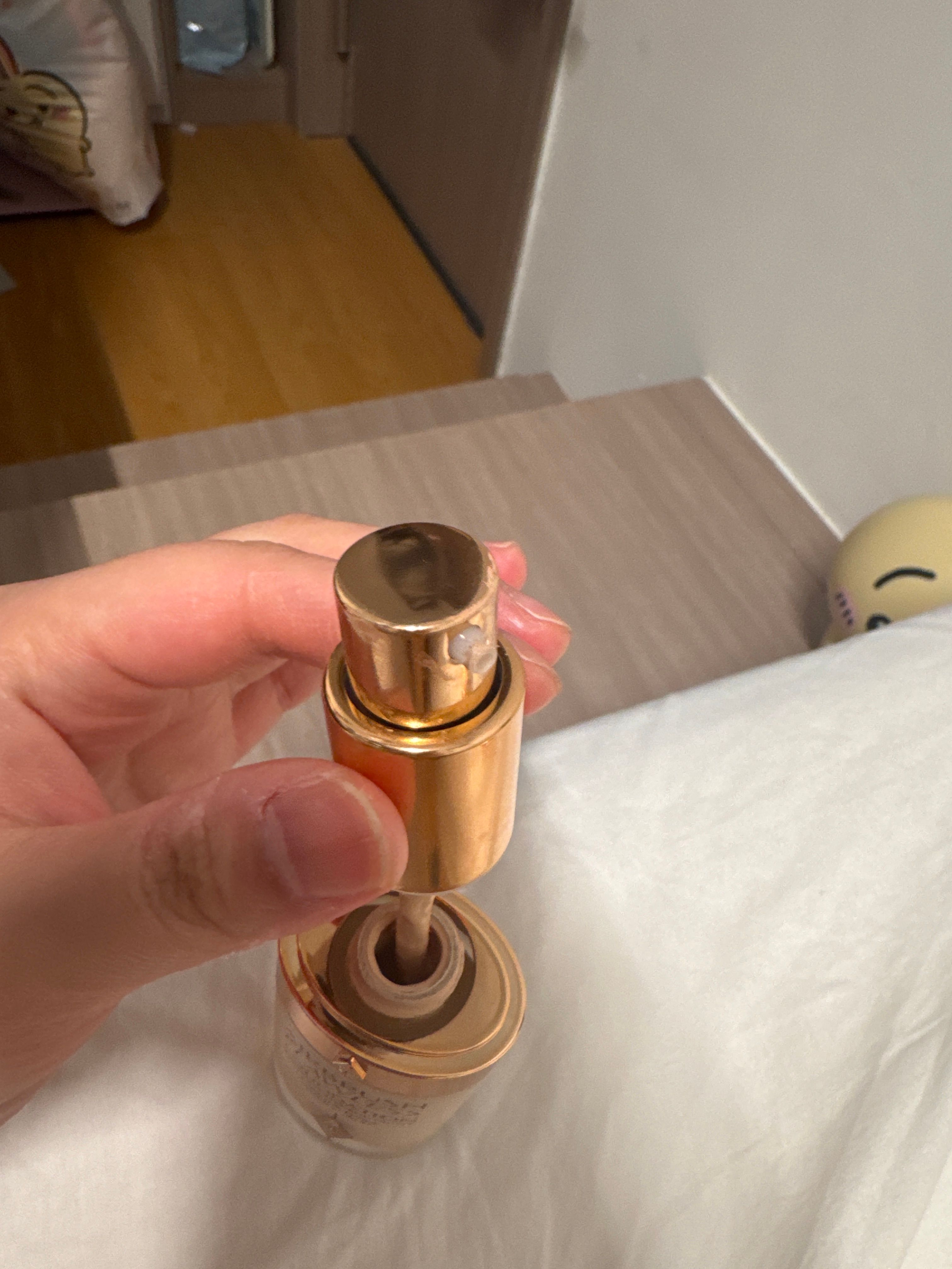 Charlotte Tilbury 輕盈無瑕粉底液 真實評價/實測照片 byTsz************oon 1