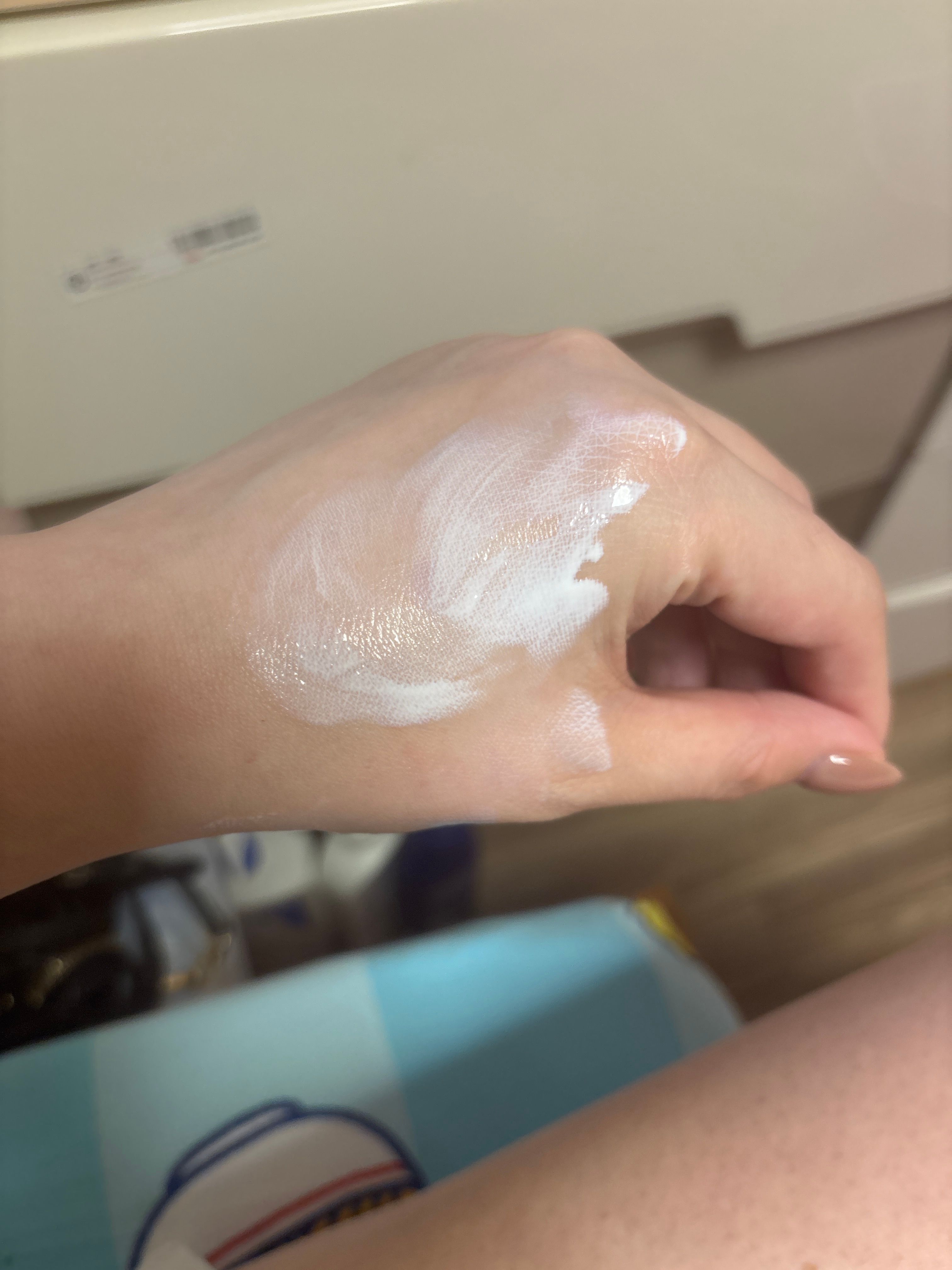 Bio-essence 水感舒緩B5防曬保濕霜 SPF50+ 真實評價/用後感 bydeb******************com 1 Bio-essence 水感舒緩B5防曬保濕霜 SPF50+ 真實評價/實測照片 bydeb******************com 1