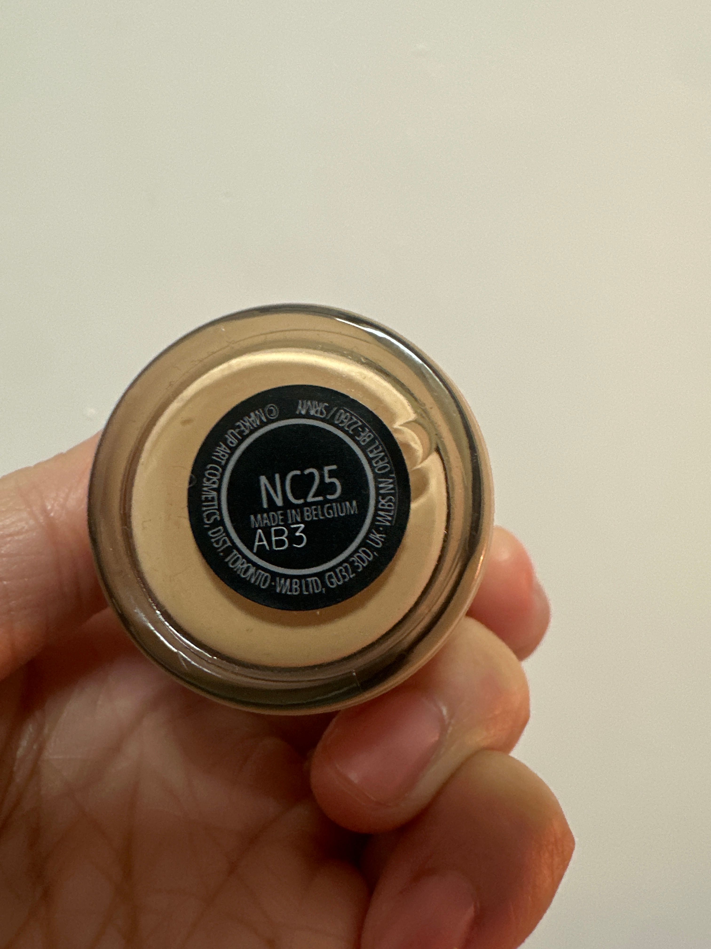 MAC Cosmetics 專業無瑕霧鏡粉底 真實評價/實測照片 byCHI********UNG 2