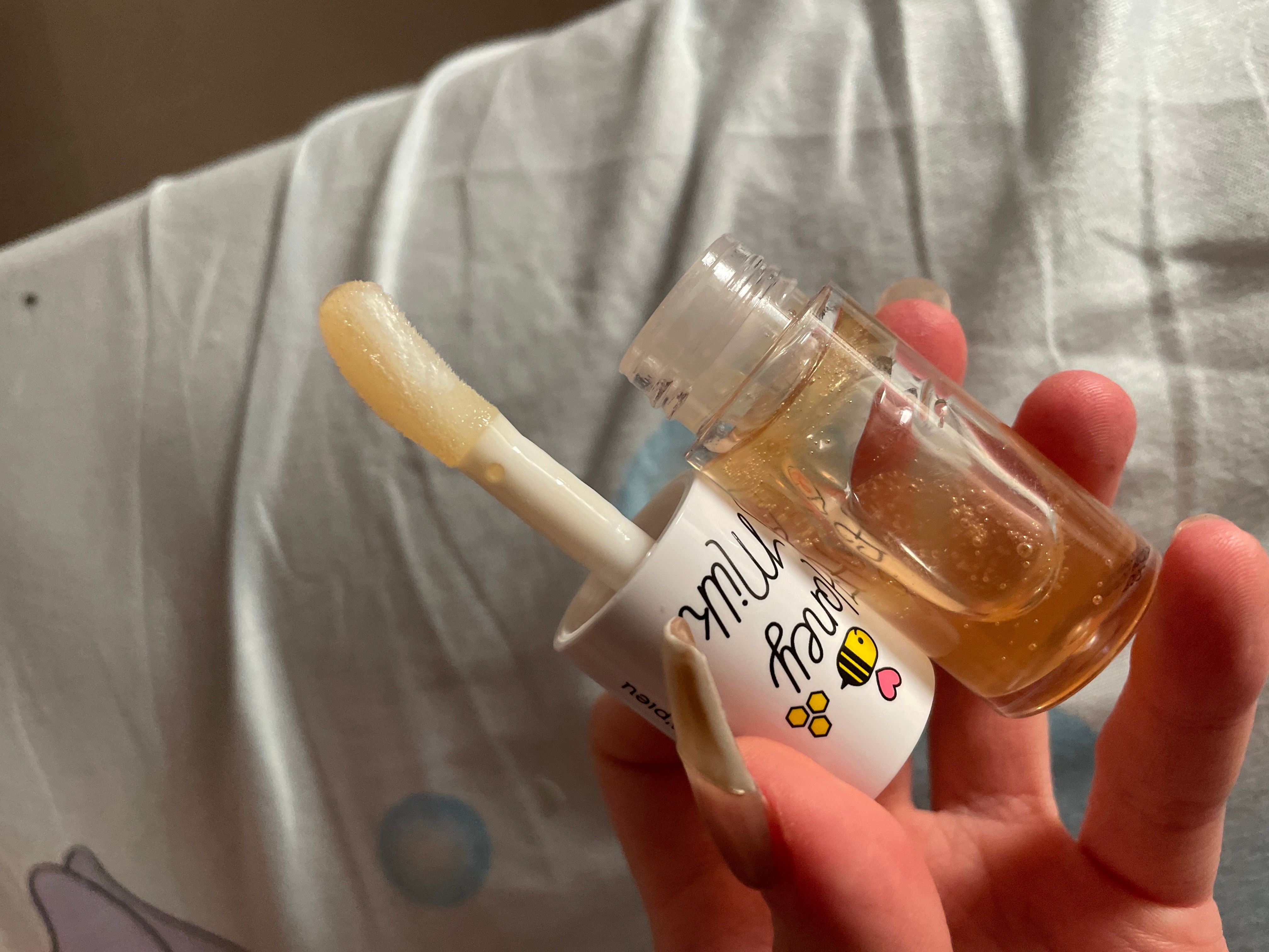 A'Pieu 蜂蜜牛奶滋潤護唇油 真實評價/實測照片 byHah***0.0 1