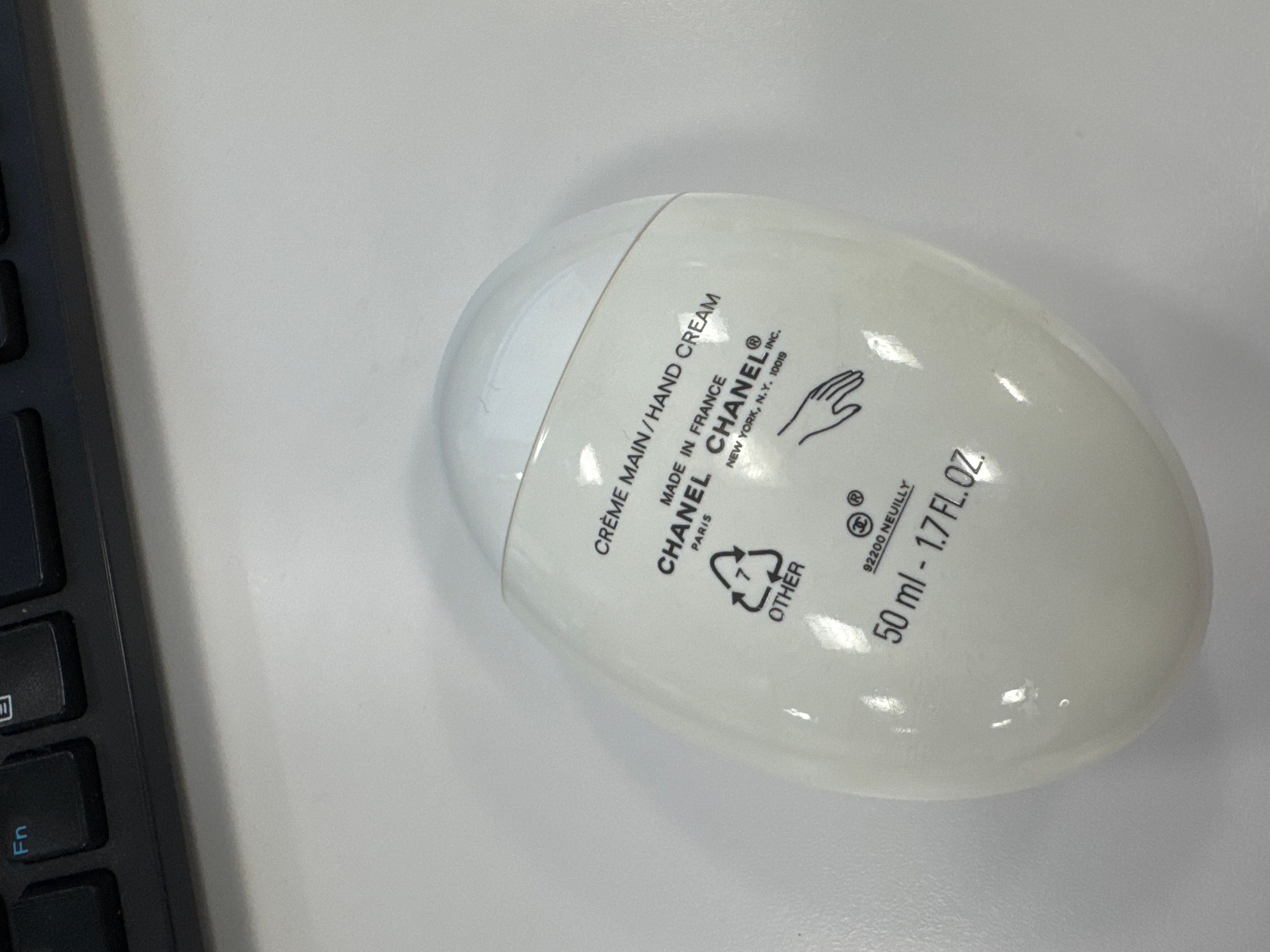 Chanel 深層滋養精華護手霜 La Creme Main Texture Riche 真實評價/實測照片 bychm************com 1