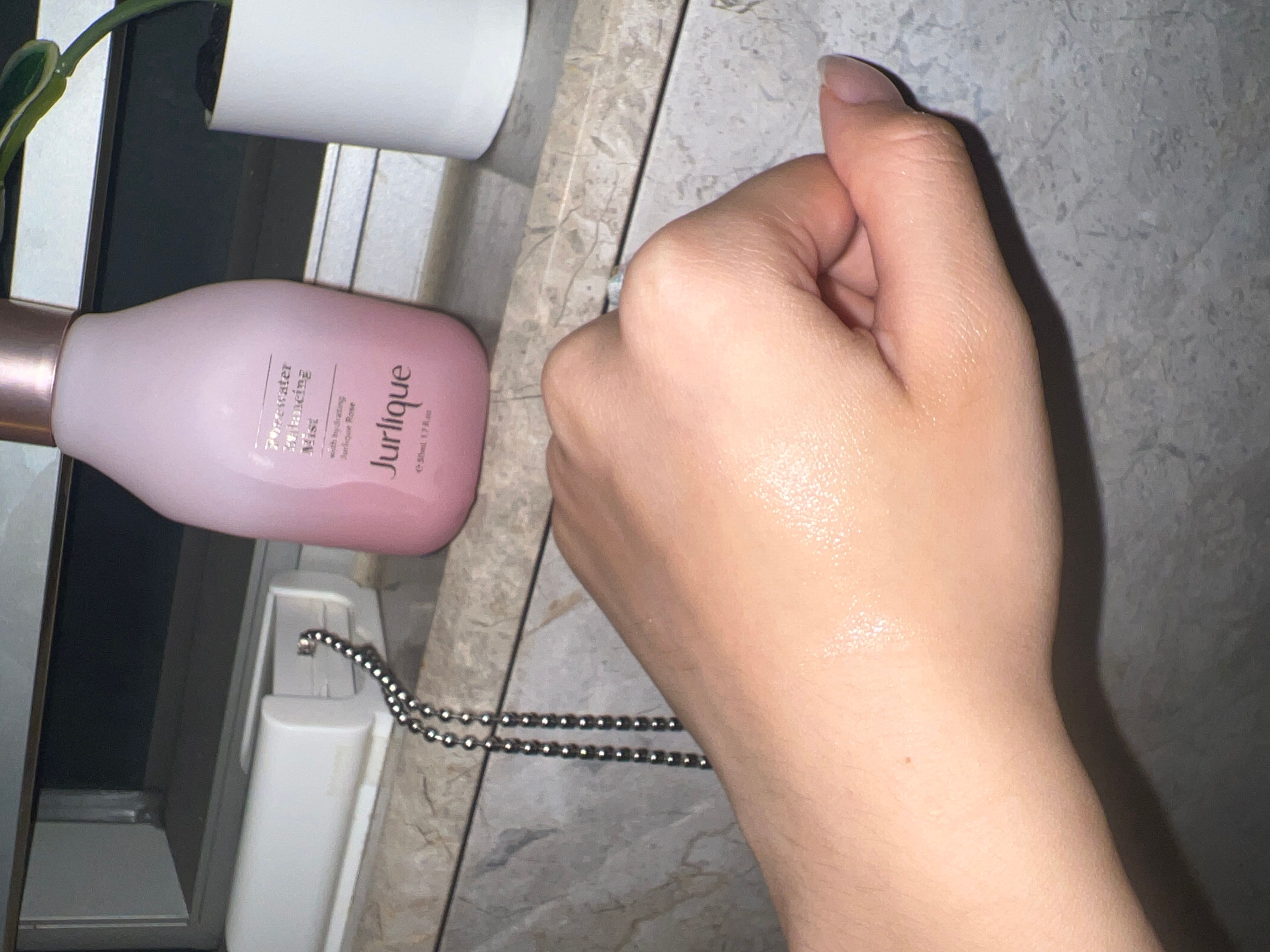 Jurlique 玫瑰保濕花卉水 真實評價/用後感 byhic****************com 1 Jurlique 玫瑰保濕花卉水 真實評價/實測照片 byhic****************com 1