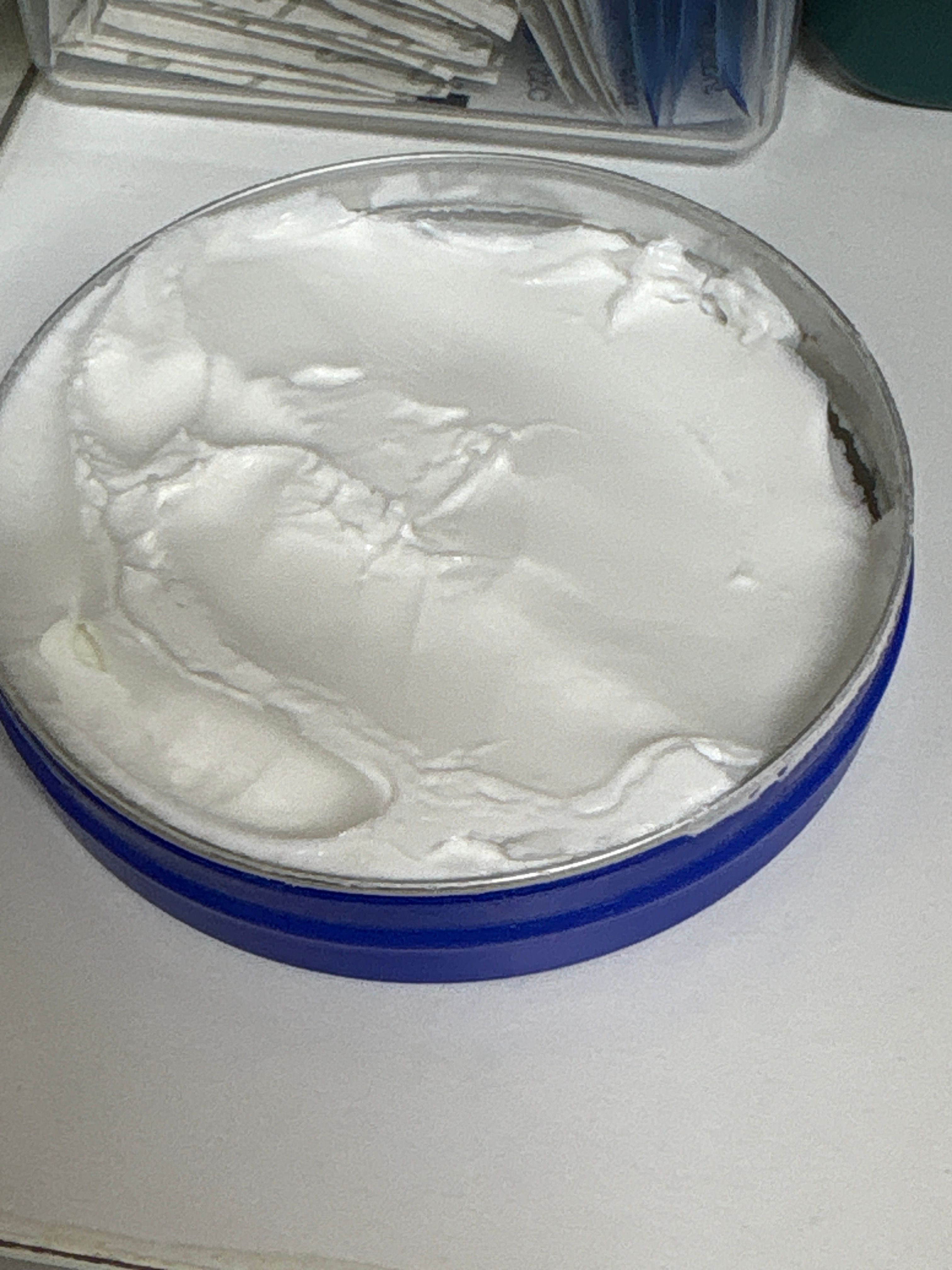 Nivea 潤膚霜（小藍罐） 真實評價/實測照片 bychu**************com 1