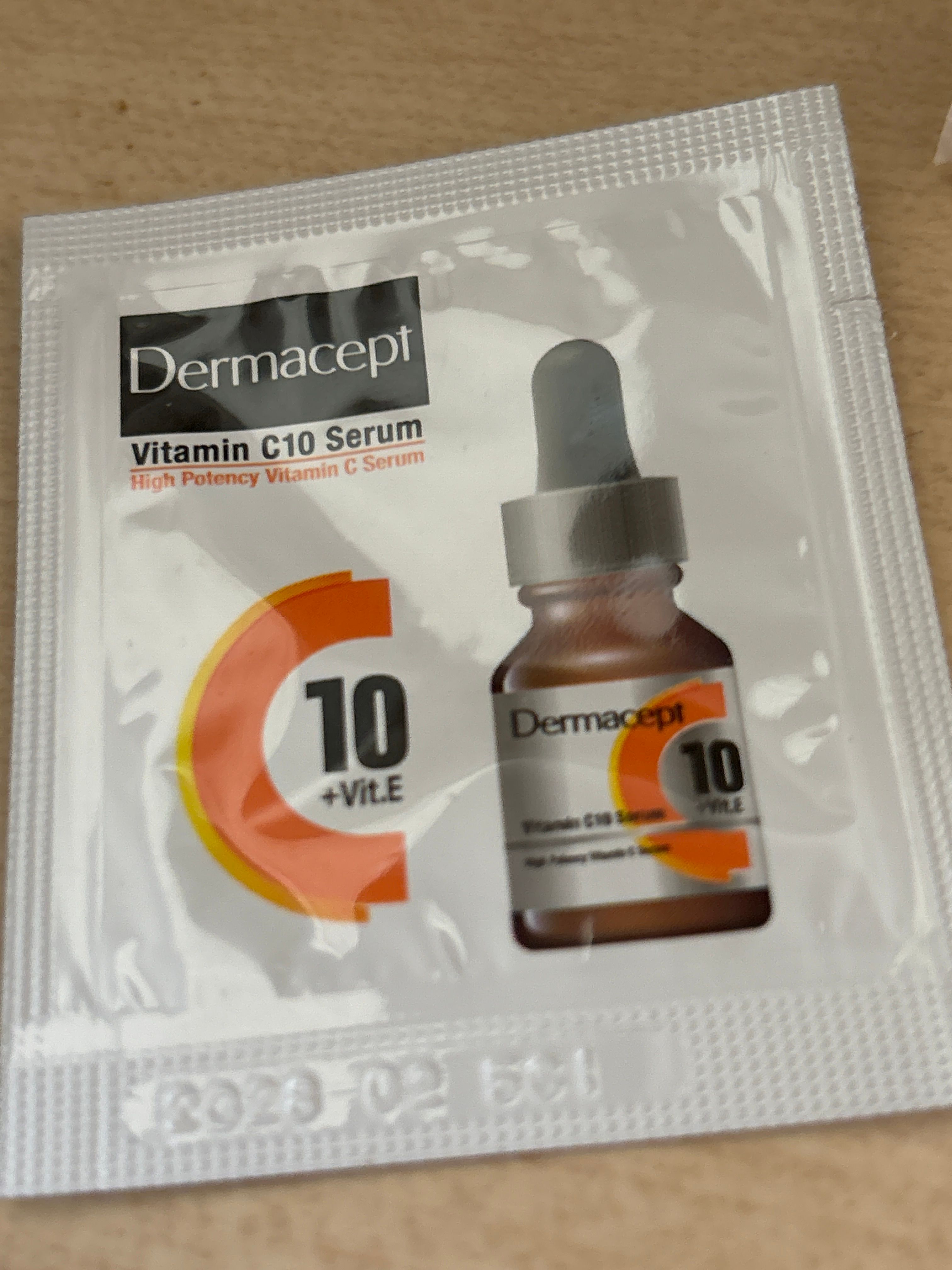 Dermacept 5%「純維他命C」精華 真實評價/實測照片 byman****************com 1