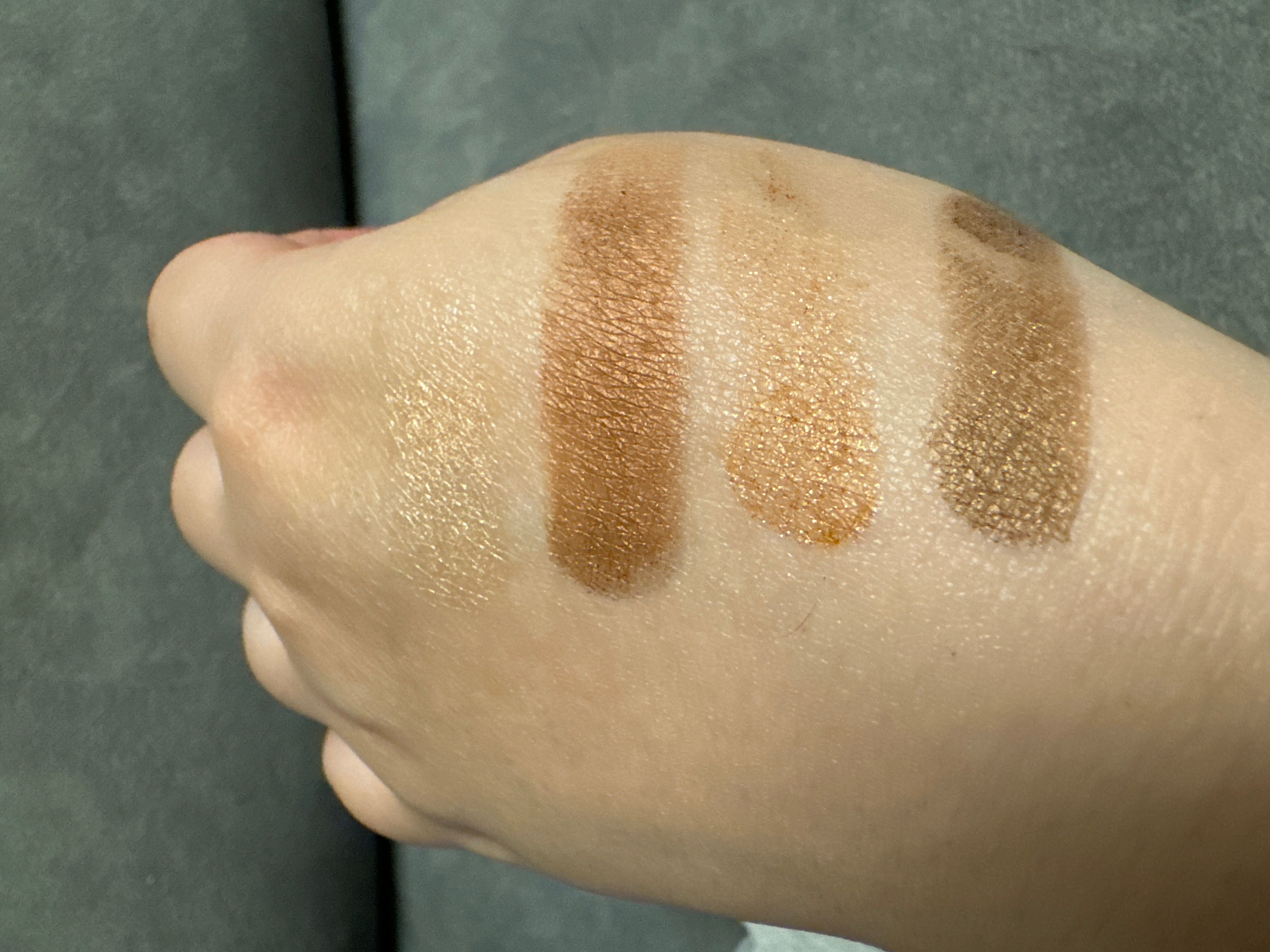 Charlotte Tilbury 四色奢彩眼影盤 Dolce Vita Luxury Palette 真實評價/用後感 byMm***yy 1 Charlotte Tilbury 四色奢彩眼影盤 Dolce Vita Luxury Palette 真實評價/實測照片 byMm***yy 1