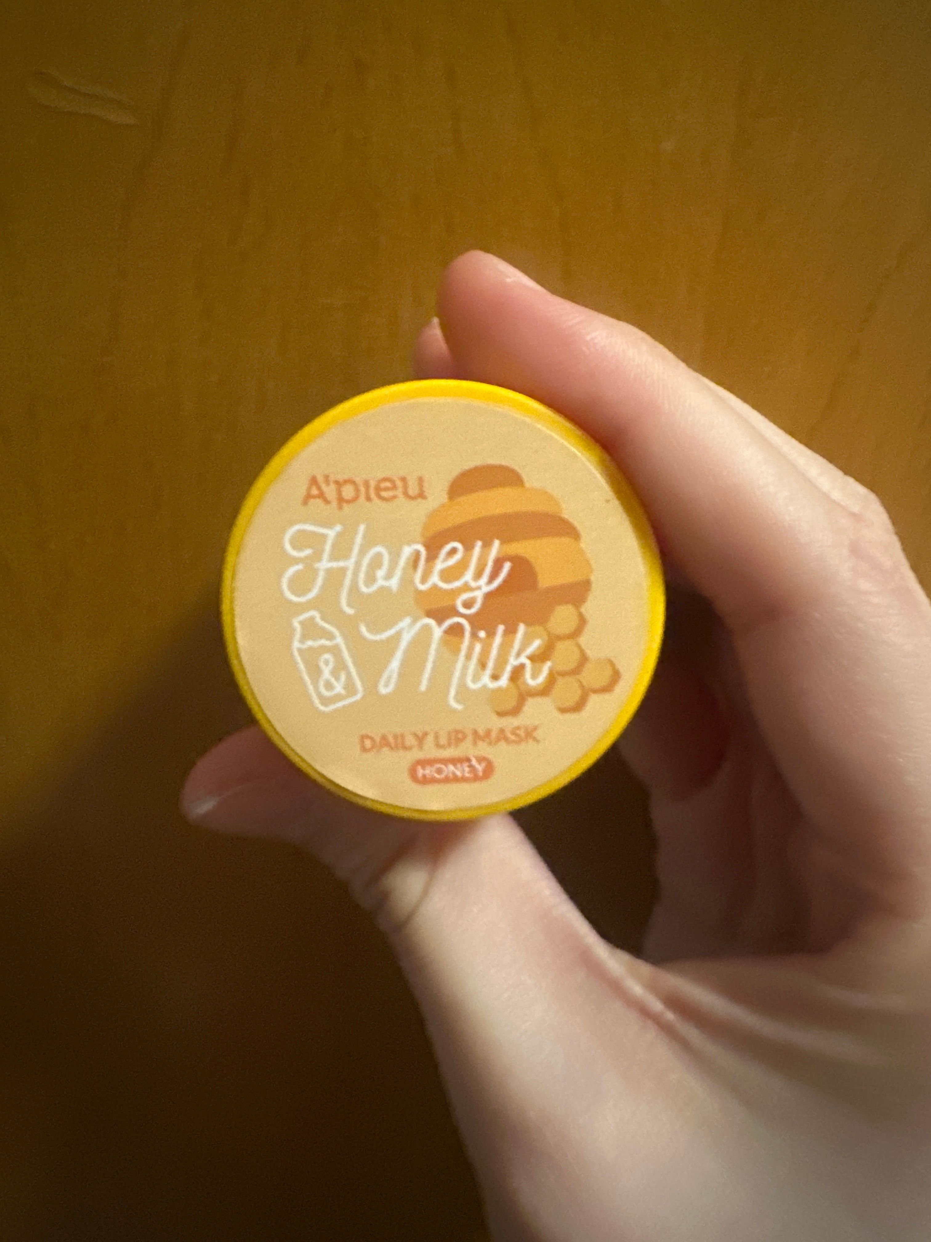 A'Pieu 蜂蜜牛奶滋潤睡眠唇膜 (蜜糖牛奶滋潤睡眠唇膜) 真實評價/用後感 bya_**.l 1 A'Pieu 蜂蜜牛奶滋潤睡眠唇膜 (蜜糖牛奶滋潤睡眠唇膜) 真實評價/實測照片 bya_**.l 1