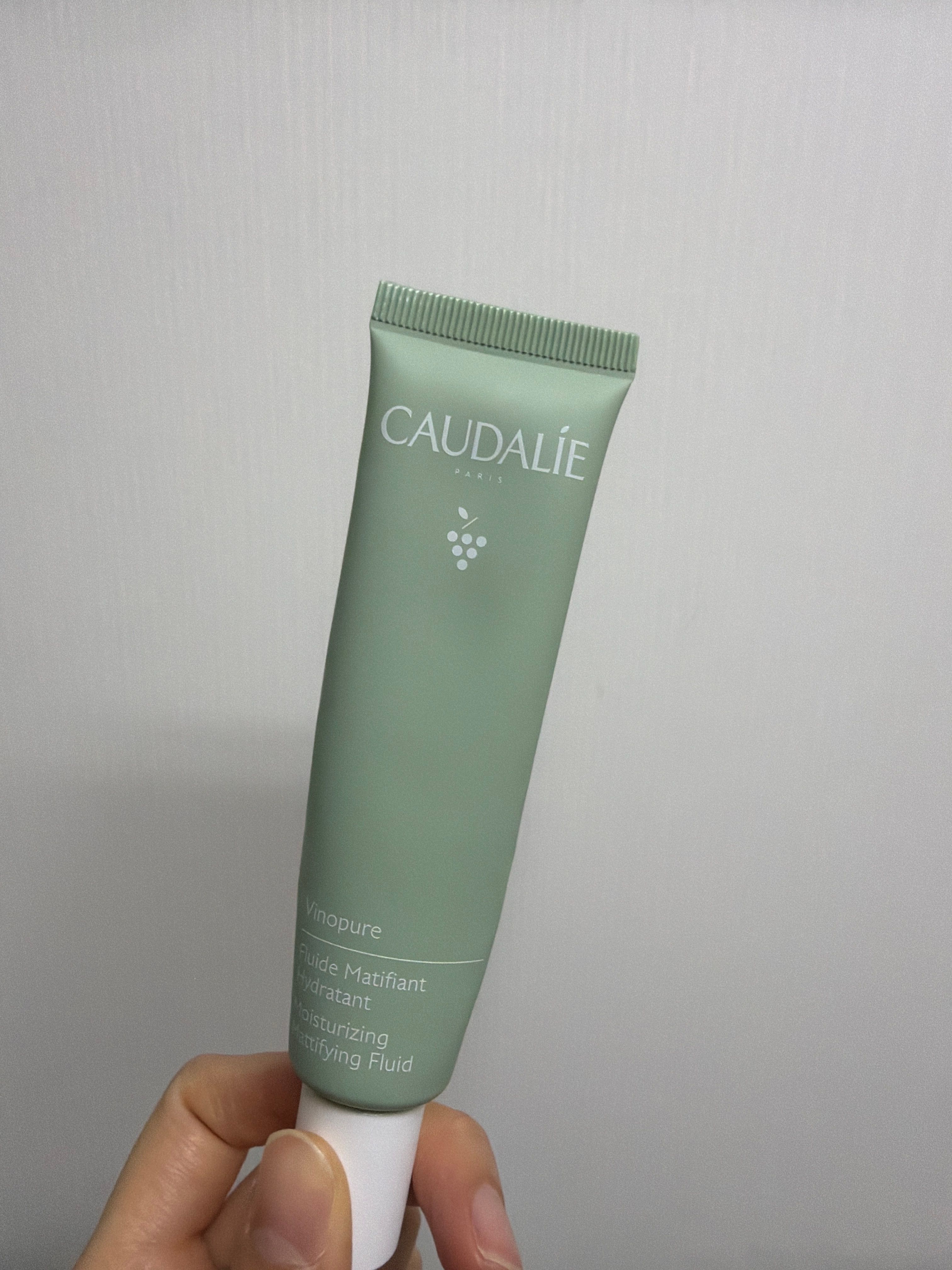 Caudalie 葡萄籽控油保濕面霜 Vinosource Moisturizing Mattifying Fluid 真實評價/用後感 bye.j*************com 2 Caudalie 葡萄籽控油保濕面霜 Vinosource Moisturizing Mattifying Fluid 真實評價/實測照片 bye.j*************com 2