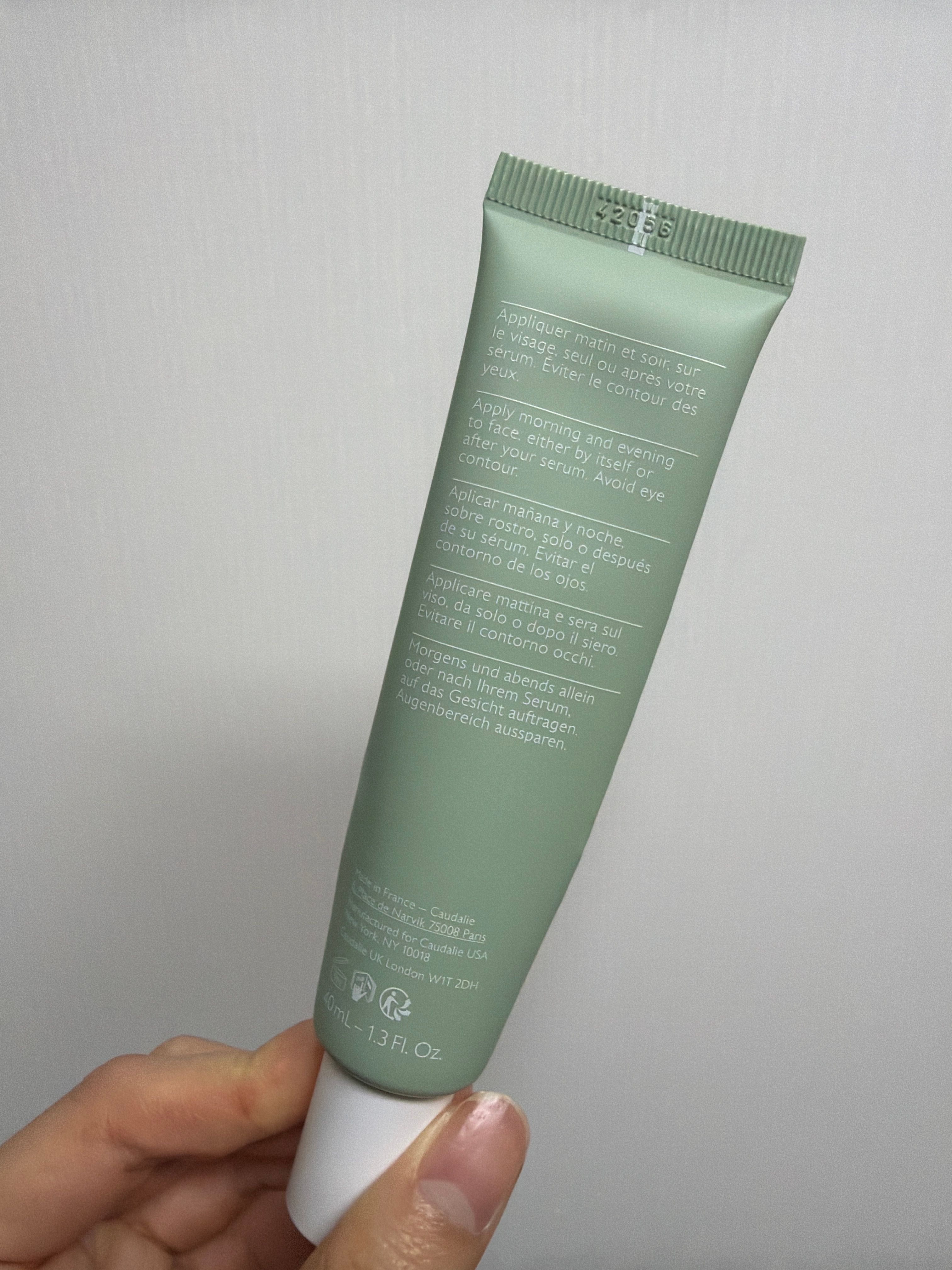 Caudalie 葡萄籽控油保濕面霜 Vinosource Moisturizing Mattifying Fluid 真實評價/用後感 bye.j*************com 1 Caudalie 葡萄籽控油保濕面霜 Vinosource Moisturizing Mattifying Fluid 真實評價/實測照片 bye.j*************com 1