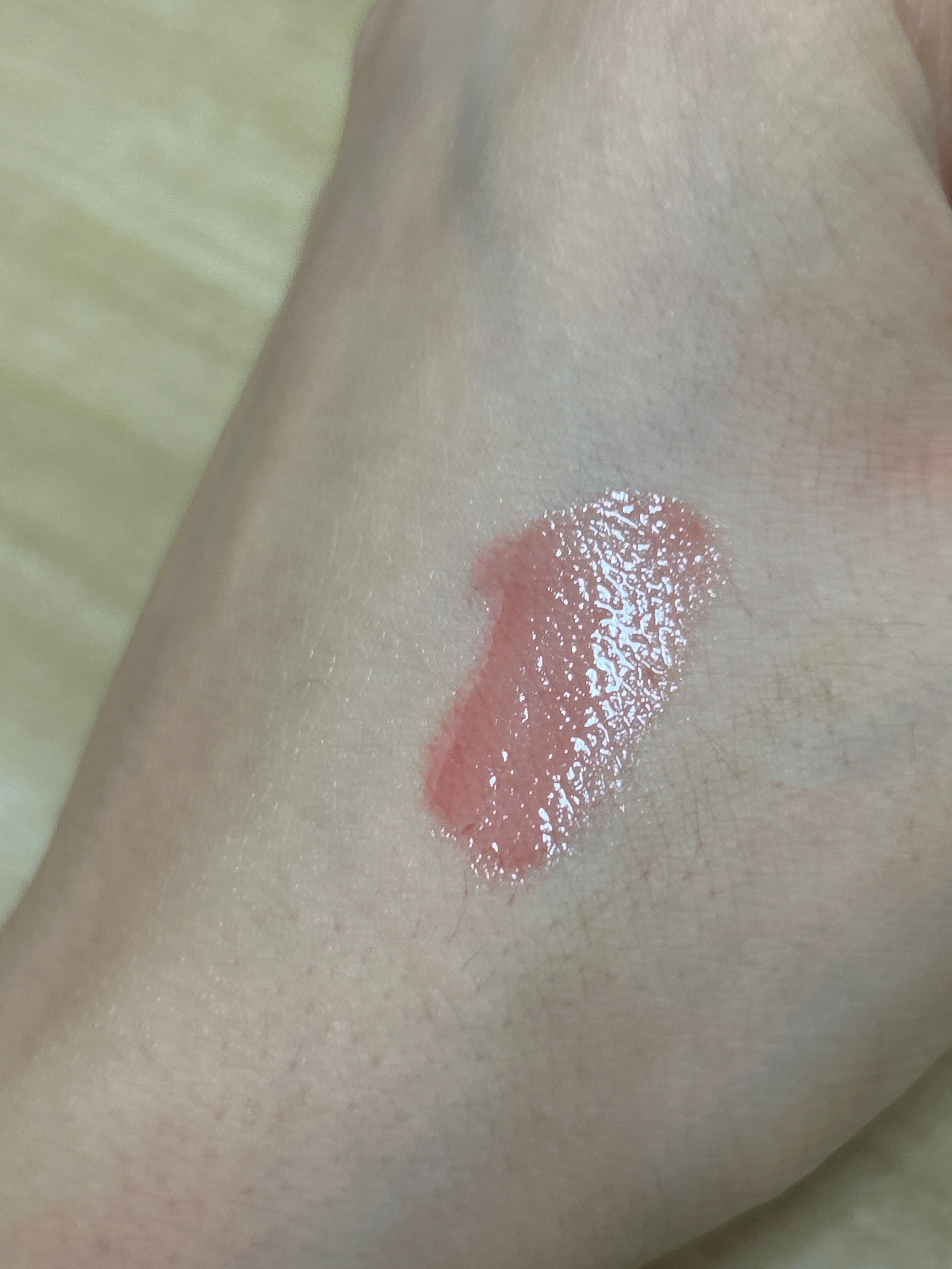 Fenty Beauty 星塵炸彈濃彩盈潤唇釉 GLOSS BOMB CREAM: DOUBLETAKE LIP DUO 真實評價/實測照片 byL**a 1