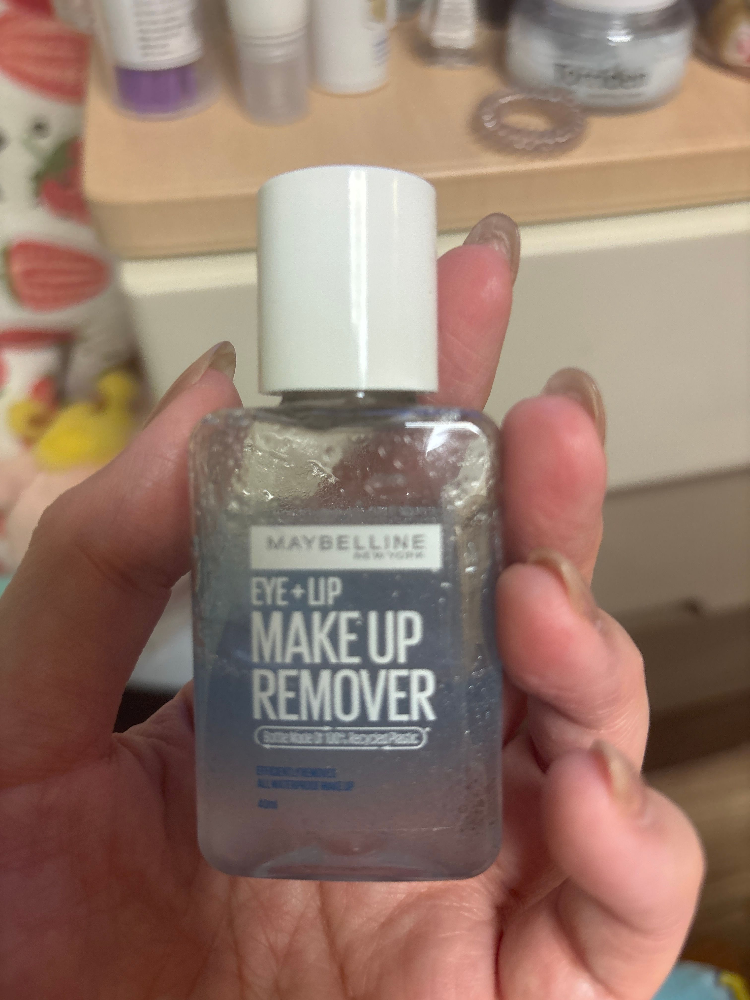 Maybelline New York 眼唇二合一卸妝液 Eye & Lip Make Up Remover 真實評價/用後感 bydeb******************com 1 Maybelline New York 眼唇二合一卸妝液 Eye & Lip Make Up Remover 真實評價/實測照片 bydeb******************com 1