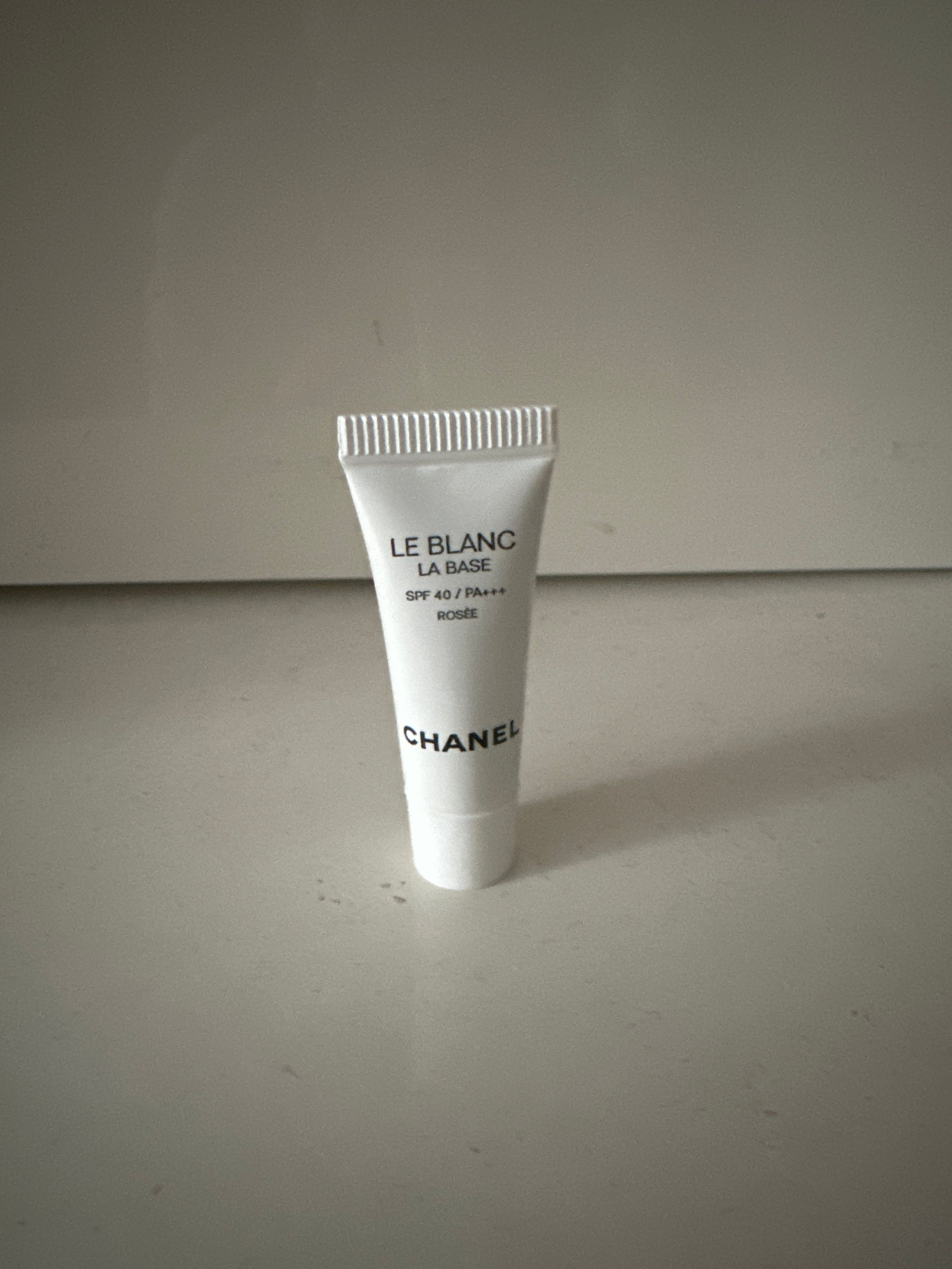 Chanel LE BLANC 珍珠光采防曬妝前乳SPF 40 / PA+++ 真實評價/實測照片 bykal***************com 1